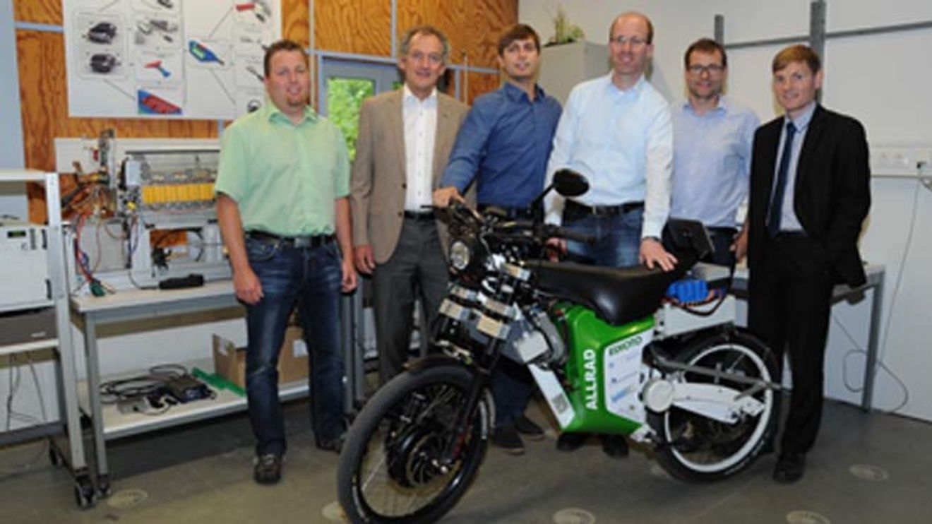 Martin Werz, Dr. Achim Wohnhaas (both Gigatronik), Matthias Baumann, Dr. Michael Buchholz (both University of Ulm, MRM), Stefan Lippert (ipdd and ID-Bike) and Dr. Markus Decker (Baden-Württemberg Ministry of Economic Affairs, Labour and Housing) mi