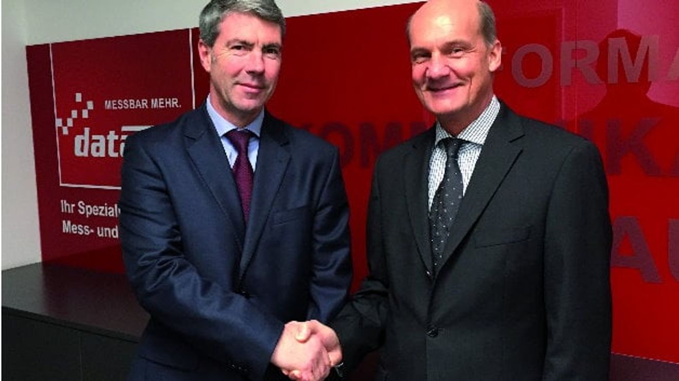 Freuen sich auf eine gute Zusammenarbeit: Roger Marenthier, Director Marketing & Sales von Sefram (l.) und Hans Steiner, geschäftsführender Gesellschafter von Datatec (r.) Freuen sich auf eine gute Zusammenarbeit: Roger Marenthier, Director Marketing & Sales von Sefram (l.) und Hans Steiner, geschäftsführender Gesellschafter von Datatec (r.)