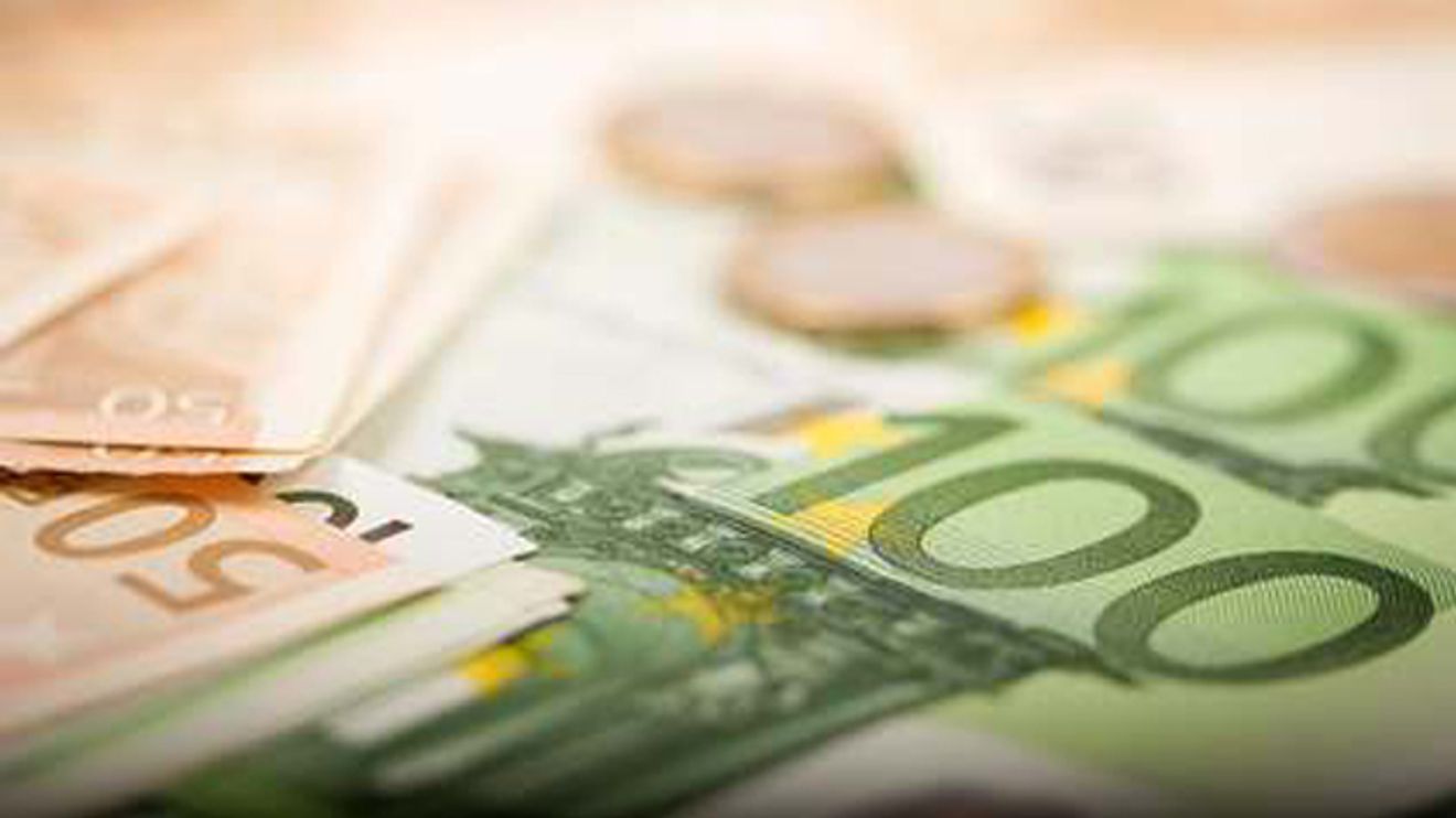 Schmuckbild Gehalt Geld
