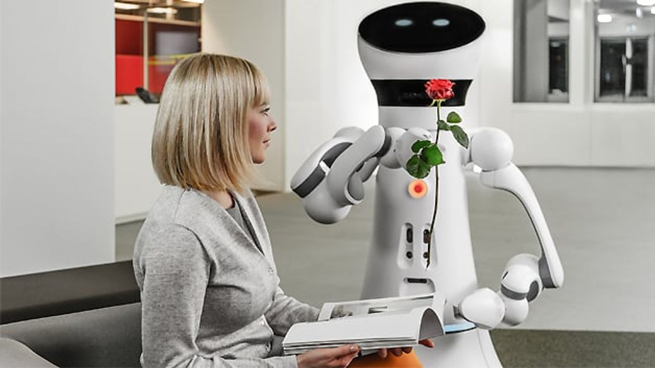 Care-O-bot 4 im Einsatz Care-O-bot 4 im Einsatz