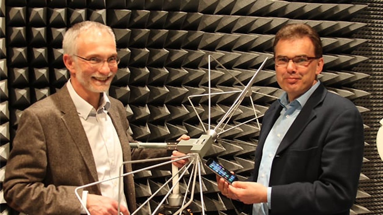 Professoren Uwe Meier (links) und Jürgen Jasperneite vom inIT Professoren Uwe Meier (links) und Jürgen Jasperneite vom inIT