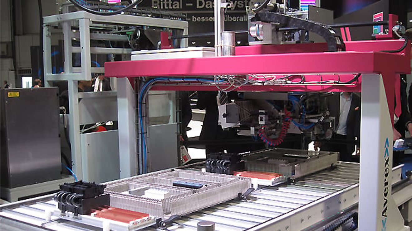 Verdrahtungsroboter Averex von Kiesling Maschinentechnik