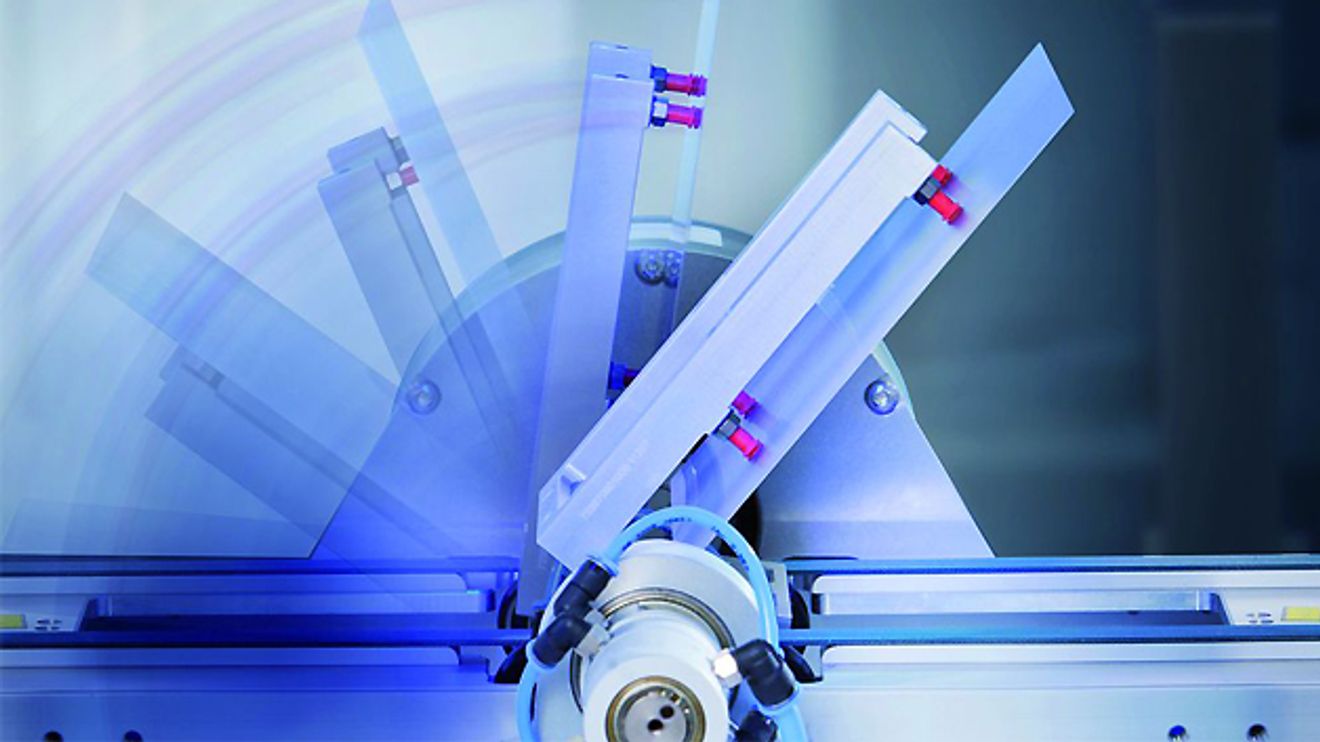 Maschine in derSolarwafer-Fertigung Maschine in derSolarwafer-Fertigung