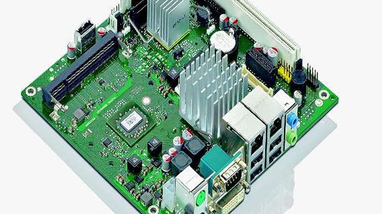 Bild 3: Für das Fujitsu-Board »D2963-S2« garantiert der Hersteller eine Verfügbarkeit von bis zu 5 Jahren, sodass im OP eine Einsatzdauer von 10 bis 20 Jahren erreichbar sein dürfte Bild 3: Für das Fujitsu-Board »D2963-S2« garantiert der Hersteller eine Verfügbarkeit von bis zu 5 Jahren, sodass im OP eine Einsatzdauer von 10 bis 20 Jahren erreichbar sein dürfte