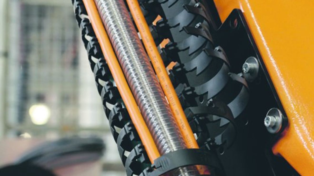 igus, dreidimensionale Energieführungssystem Triflex R 