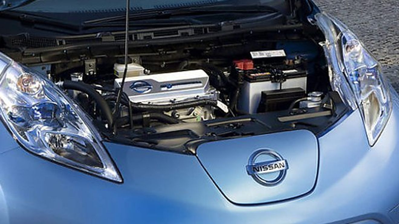 Nissan, Elektroauto, Autobatterie, Gleichstrom 