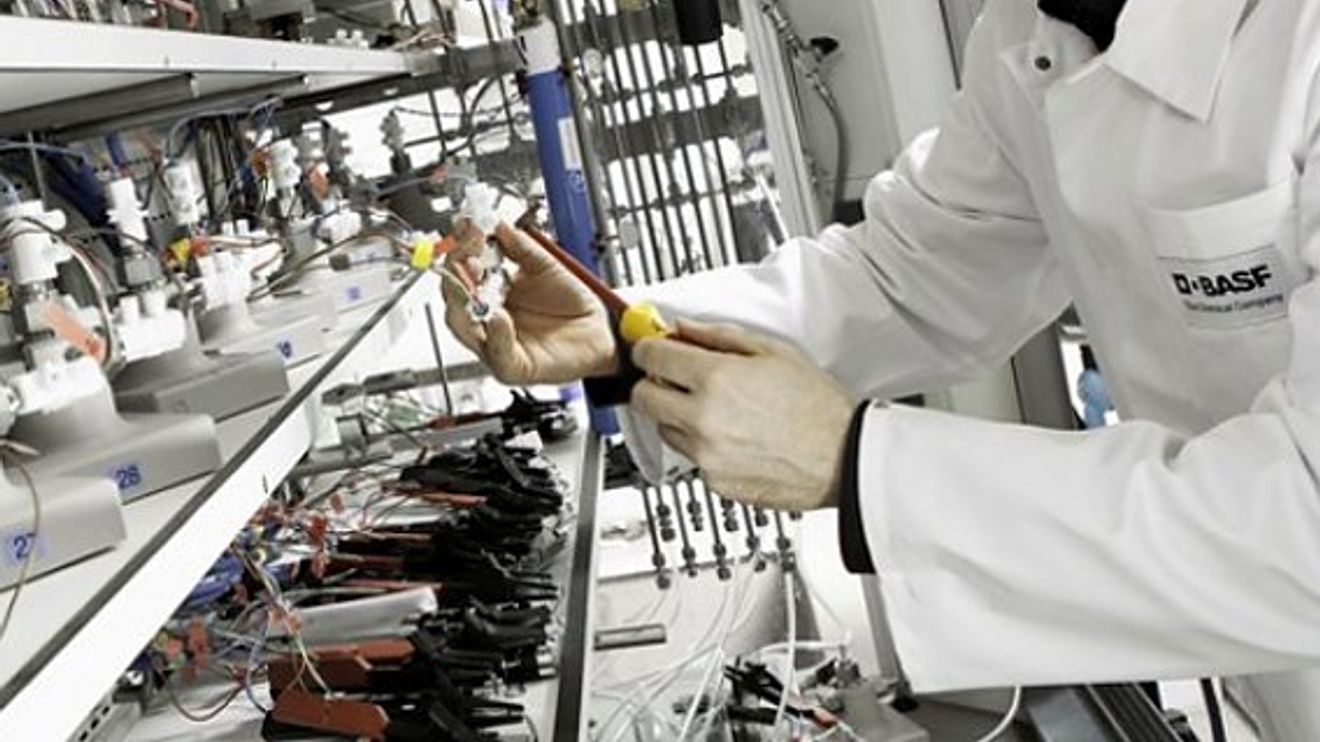 BASF, Fertigung von Li Ion Batterien BASF, Fertigung von Li Ion Batterien