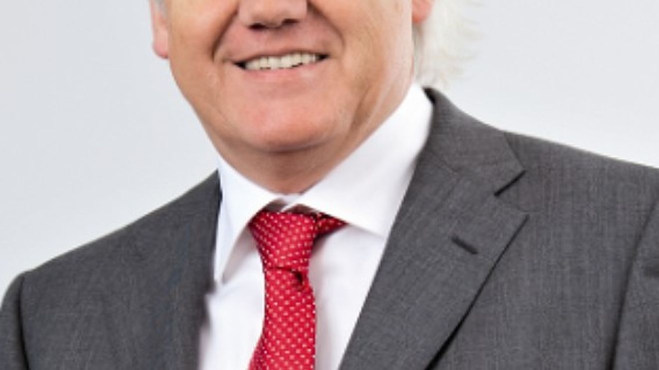 Hans Beckhoff, Beckhoff Automation: »Nach dem rasanten Wachstum zeichnet sich aktuell eine Konsolidierung auf hohem Niveau ab.« Hans Beckhoff, Beckhoff Automation: »Nach dem rasanten Wachstum zeichnet sich aktuell eine Konsolidierung auf hohem Niveau ab.«