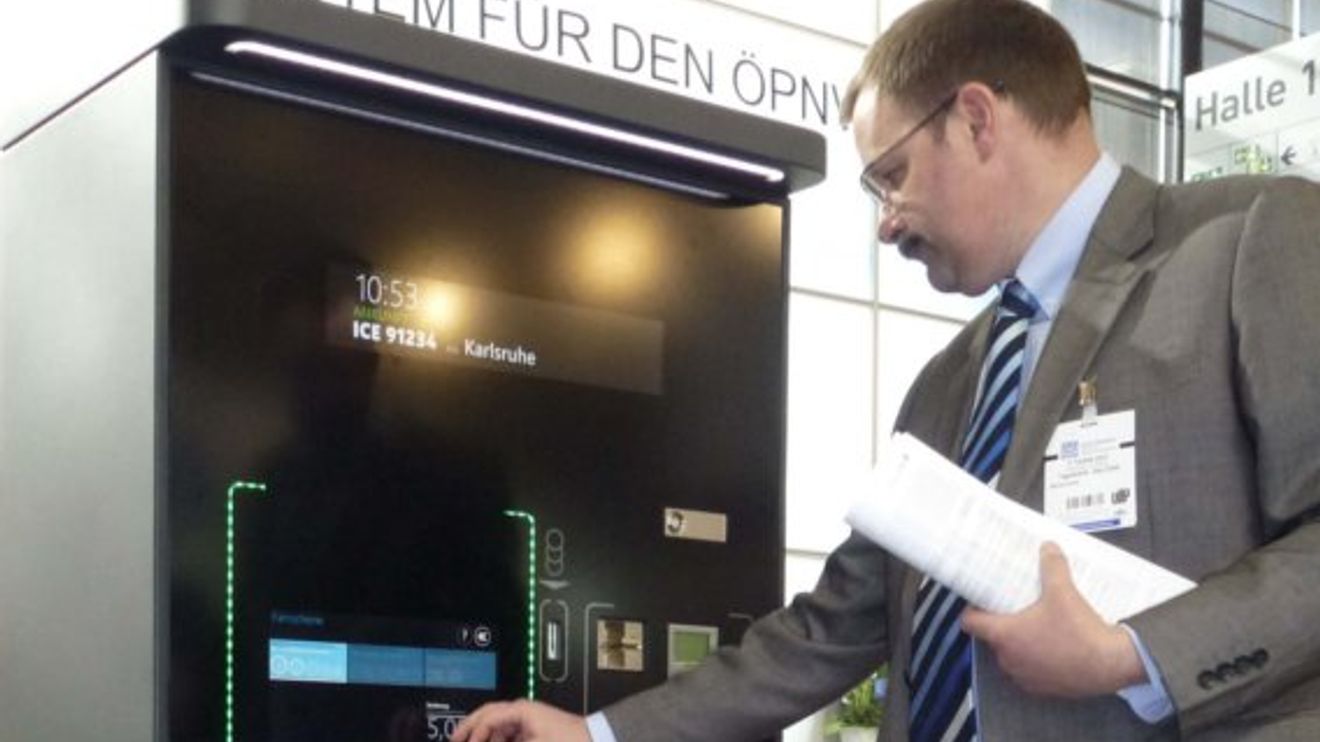 Ticketautomat mit Multitouch-Display und Smartphone-Bedienung