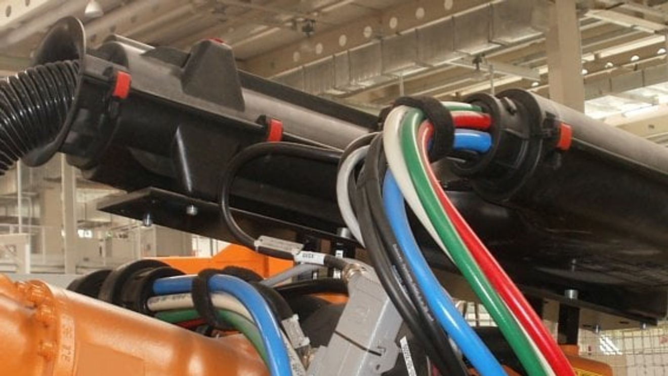 Helukabel übernimmt Robotec Systems