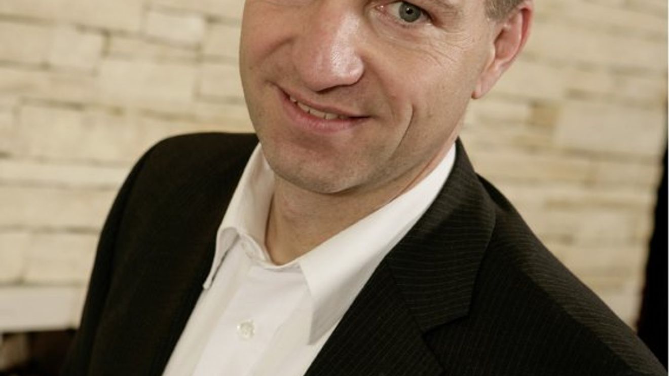 Guido Brüning, Firma Hy-Line