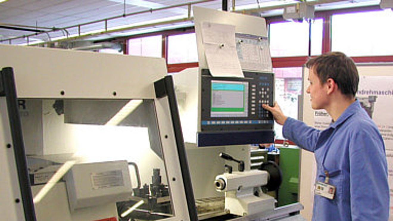 CNC-Steuerungen: EMO 2009: Siemens kündigt neue Sinumerik-Baureihe an CNC-Steuerungen: EMO 2009: Siemens kündigt neue Sinumerik-Baureihe an
