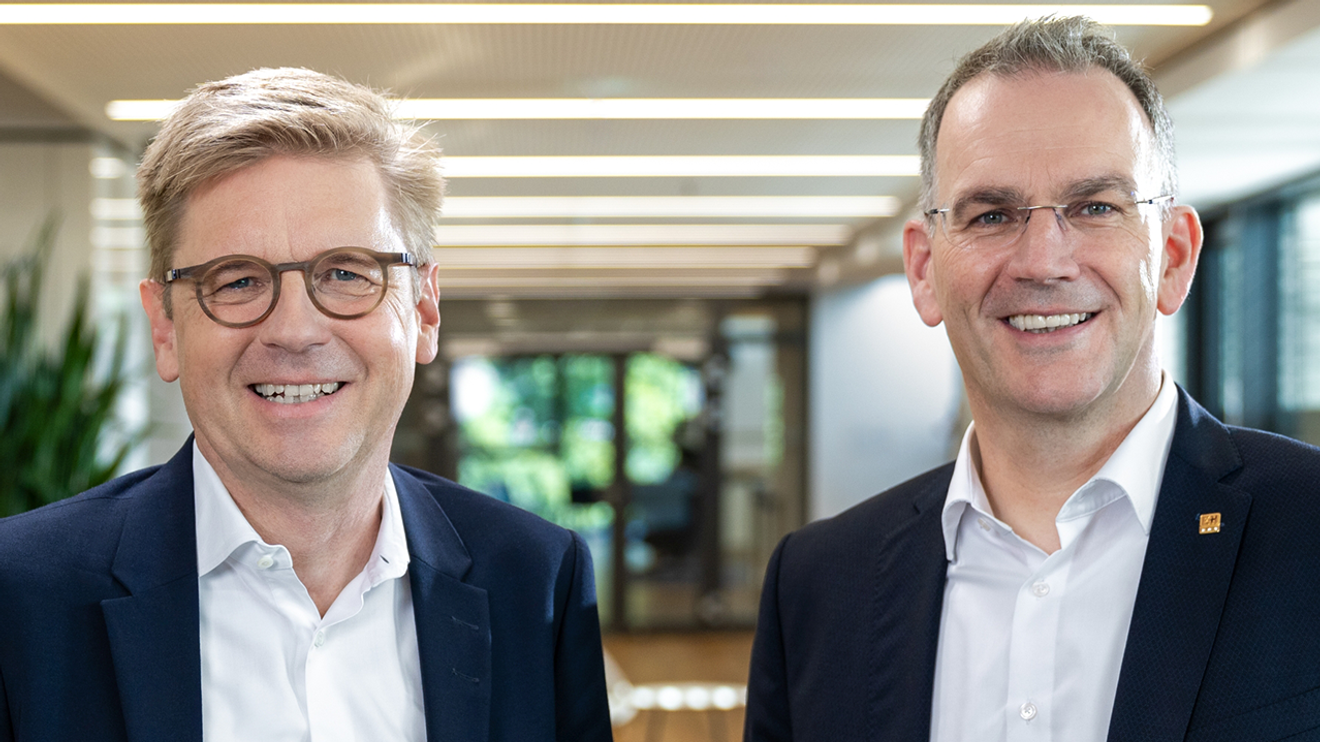 Dr. Mats Gökstorp, CEO of Sick AG (left), and Peter Selders, CEO of the Endress+Hauser Group. Dr. Mats Gökstorp, CEO of Sick AG (left), and Peter Selders, CEO of the Endress+Hauser Group.