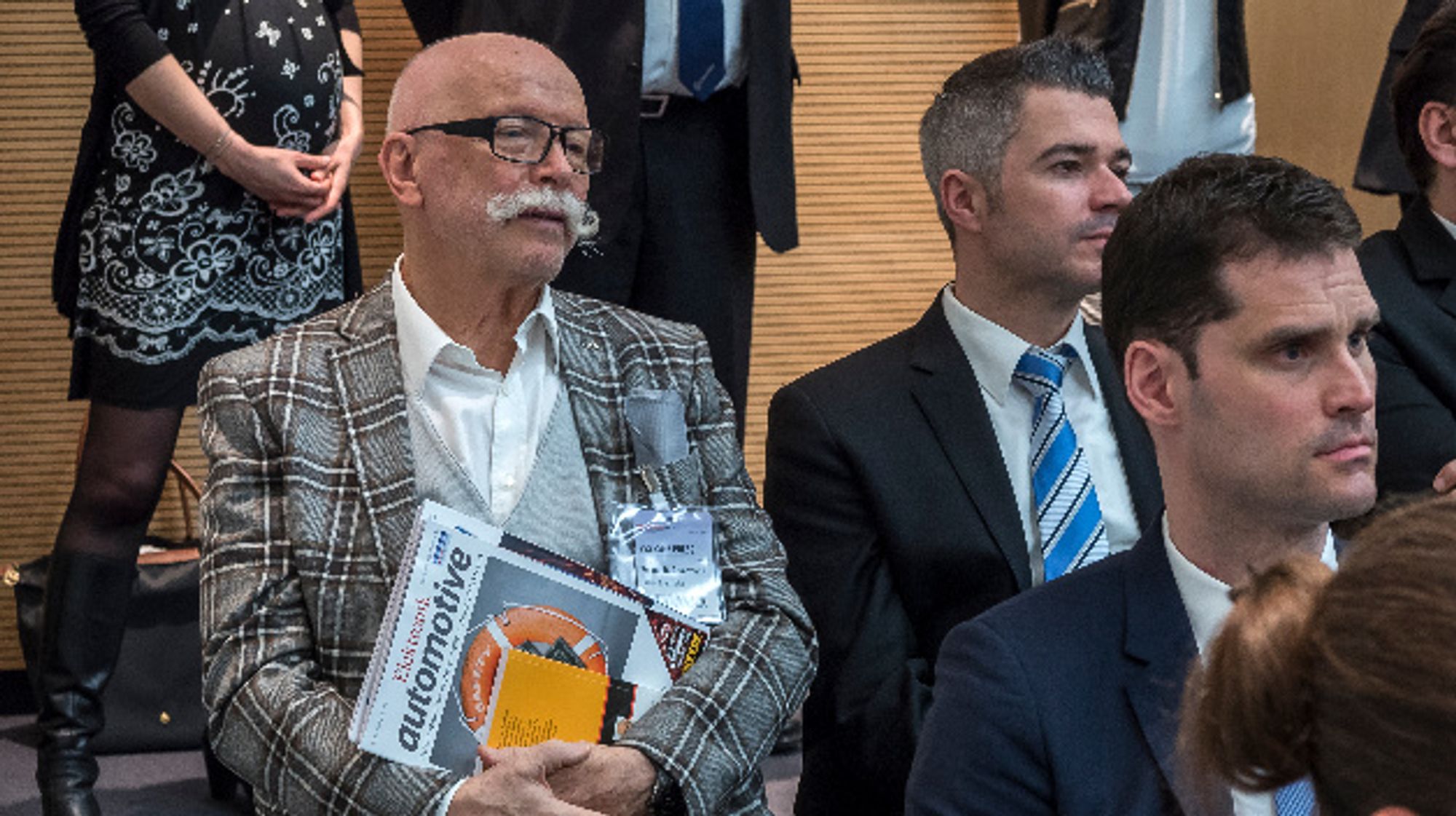 Media Summit zum Thema „Hilfe, mein Kunde ist ein Neandertaler. – Märkte ändern sich, Menschen nicht!“ auf der embedded world 2017.