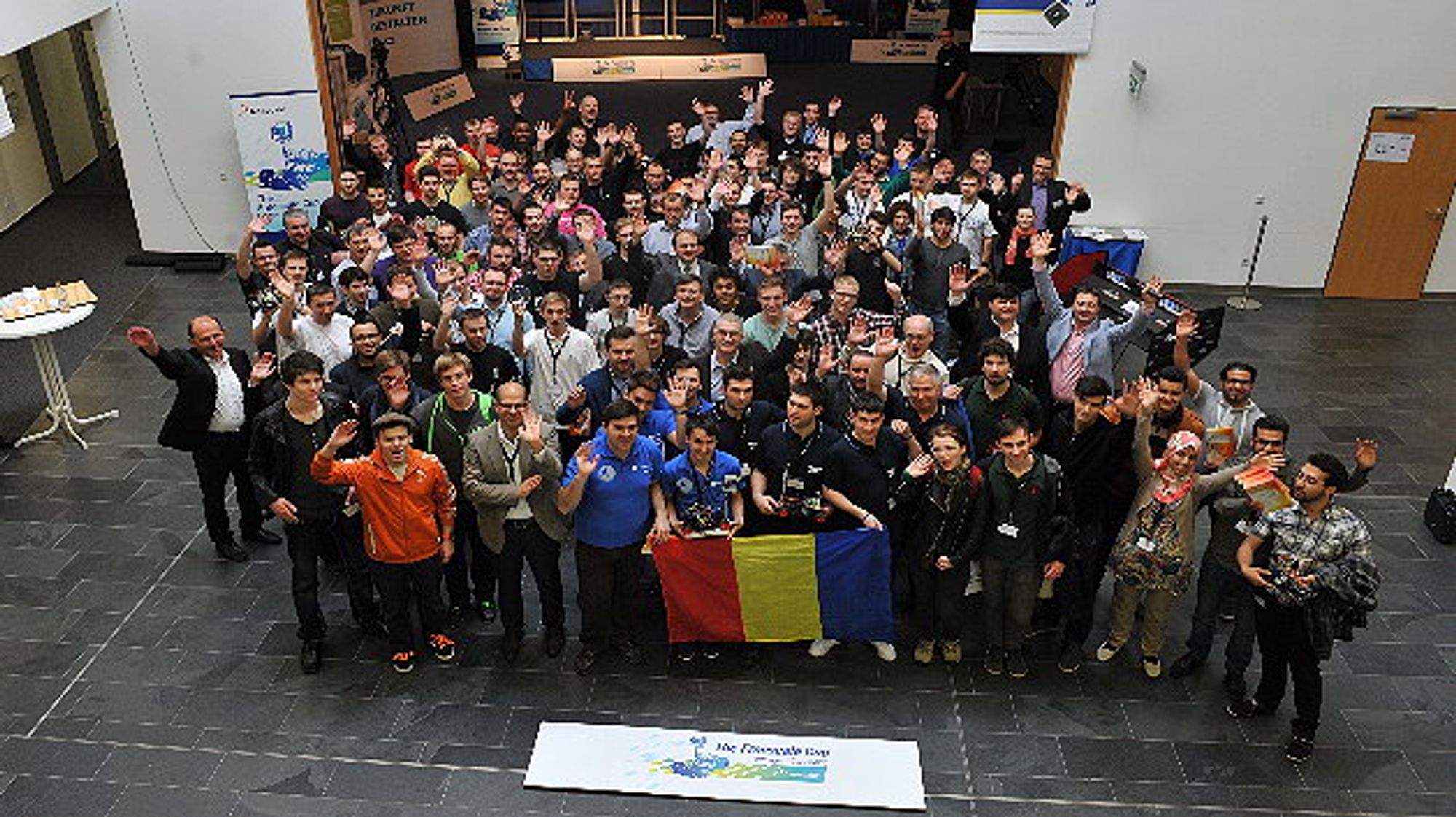 Alle Teams, die am diesjährigen Finale des Freescale Cups in Europa teilgenommen haben. Alle Teams, die am diesjährigen Finale des Freescale Cups in Europa teilgenommen haben.