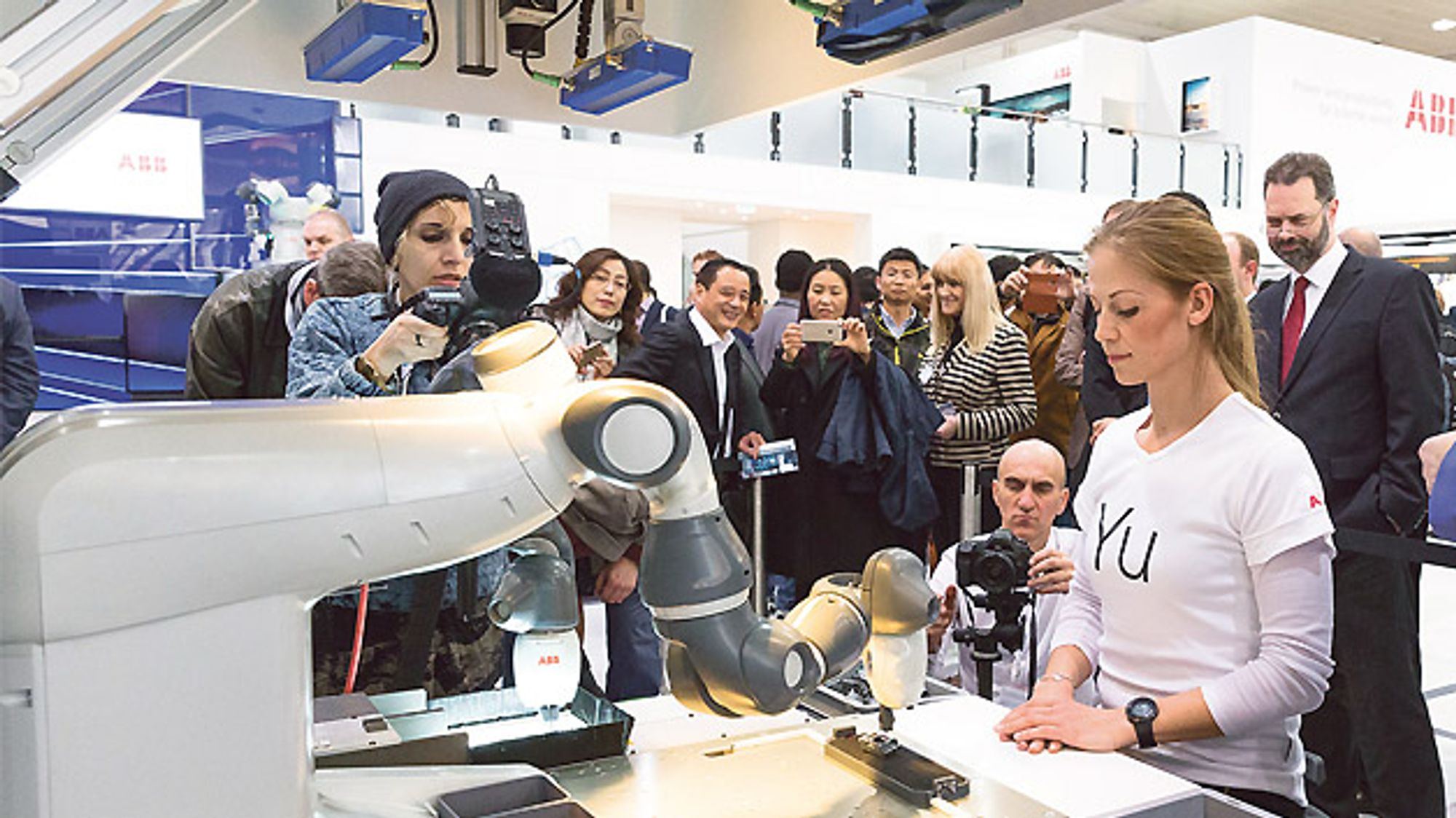 Yumi robots from ABB at the Hannover Messe 2015 Yumi robots from ABB at the Hannover Messe 2015