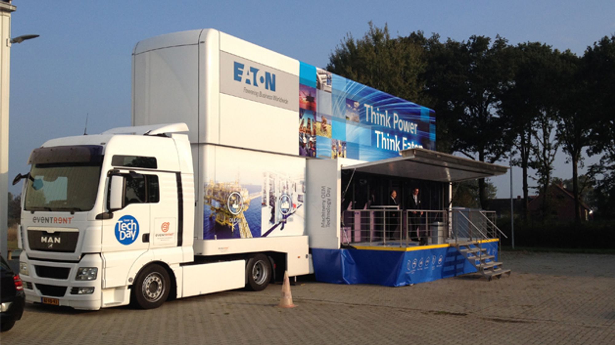 Der Eaton Truck von außen Der Eaton Truck von außen