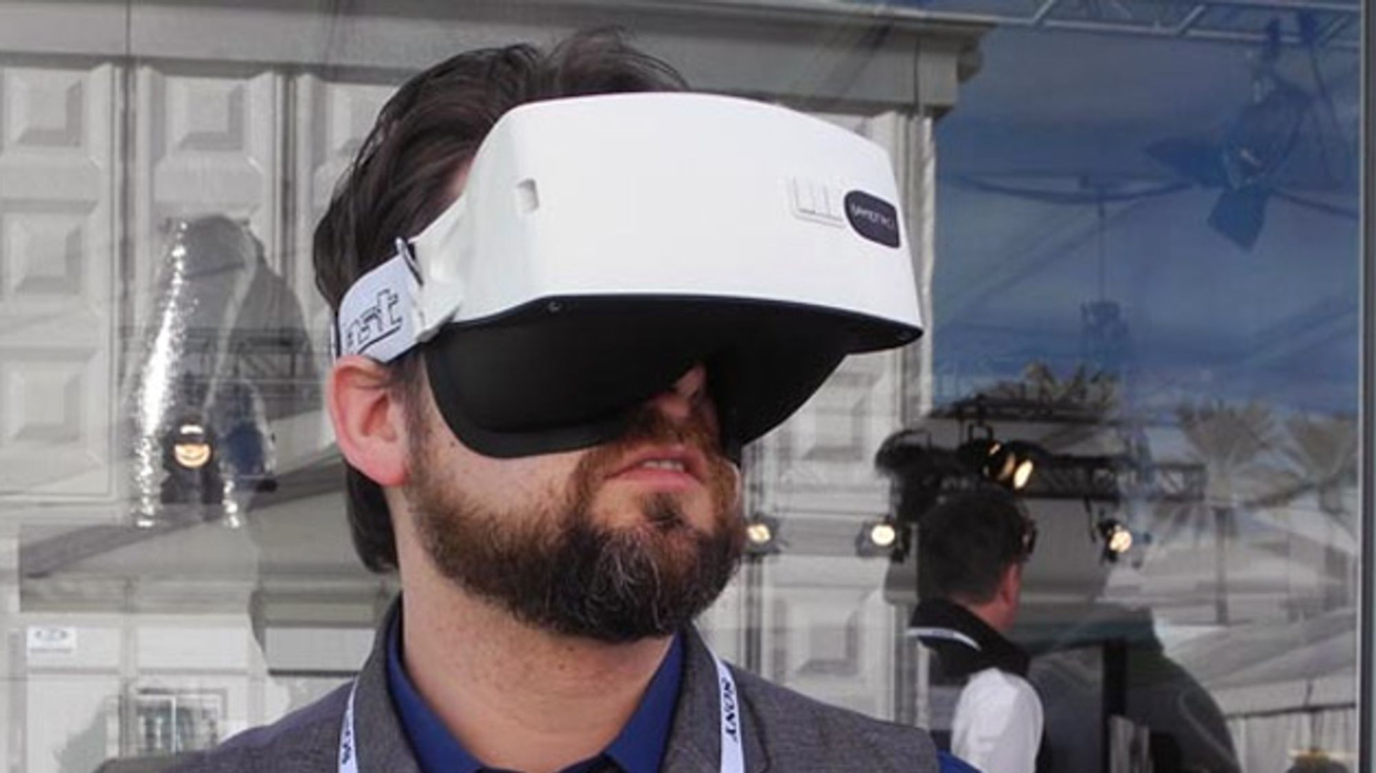 Die Gameface Virtual-Reality-Brille dient zum Spielen von Videospielen