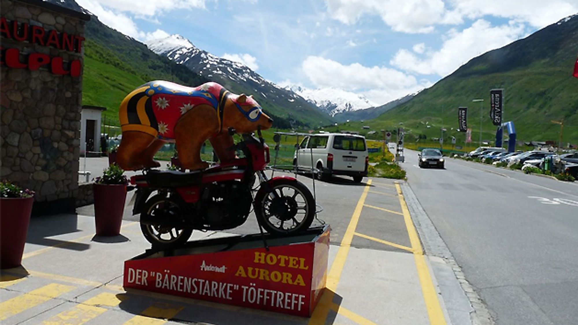 Furkapass vor allem bei Motorradfahren beliebt