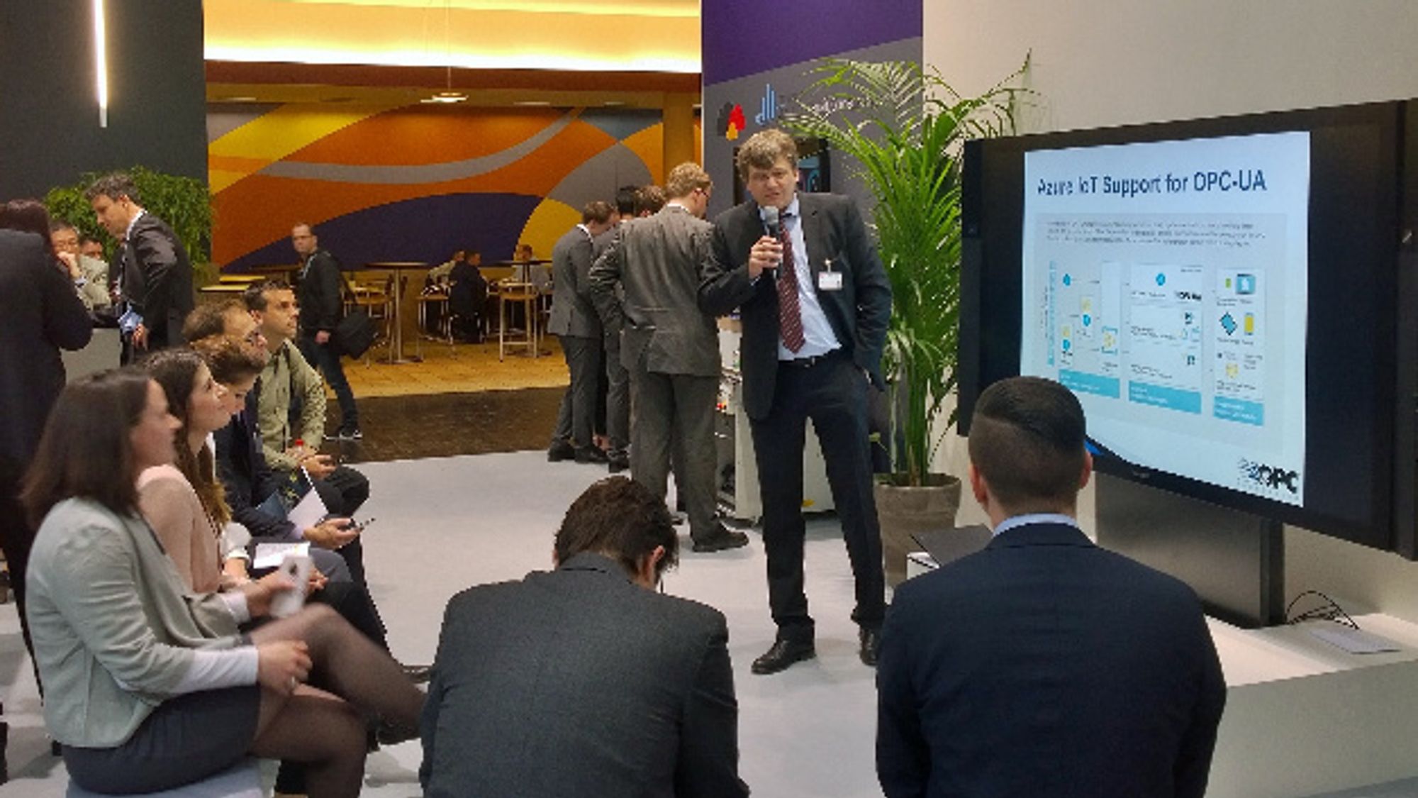 Hoppe auf Mircosoft-Stand Hoppe auf Mircosoft-Stand