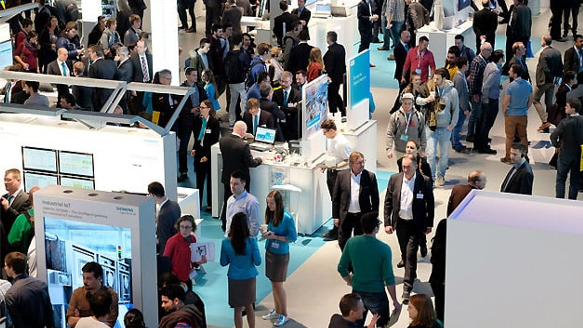 Messebesucher auf der SPS IPC Drives 2016