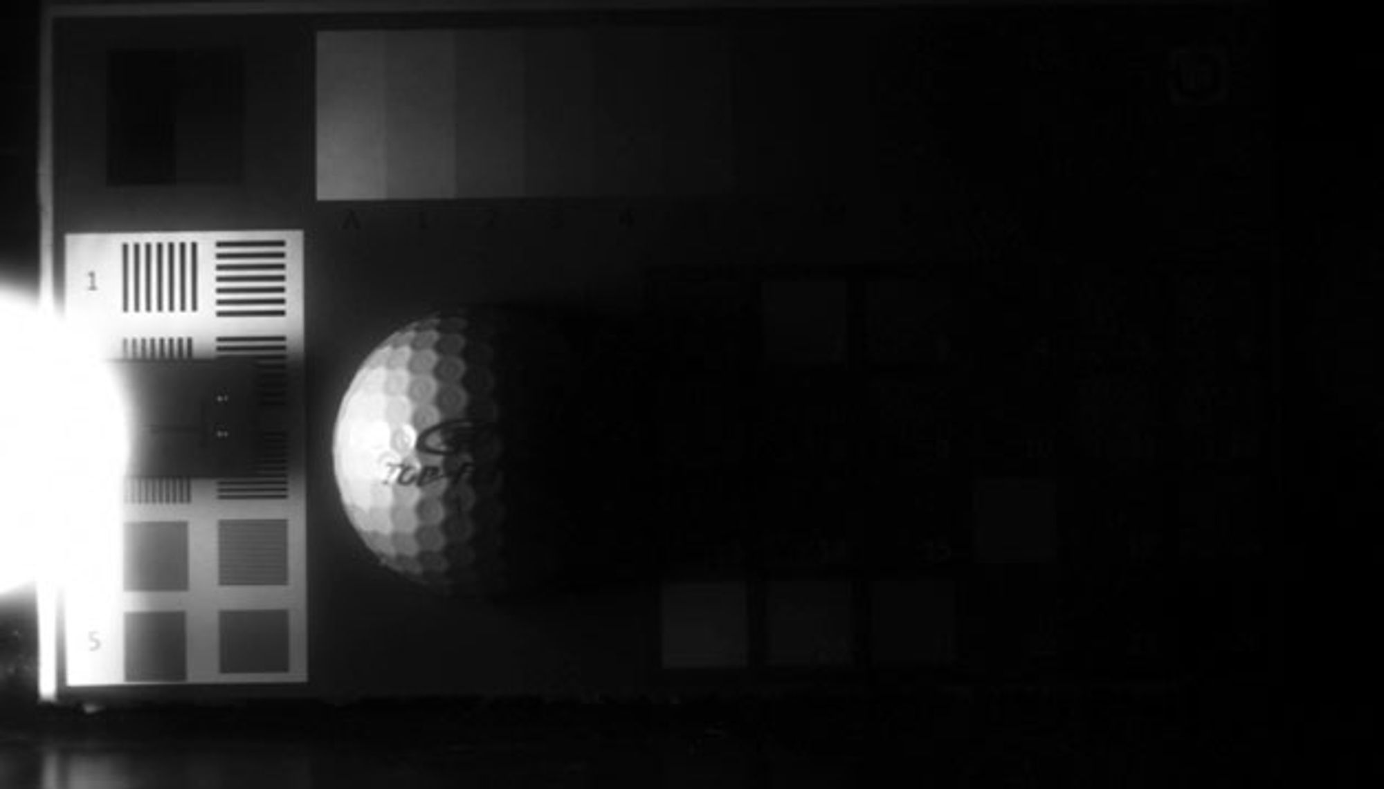 CCD clipping does not occur with interline transfer technology - but contrasts in the shadow area are unrecognizable