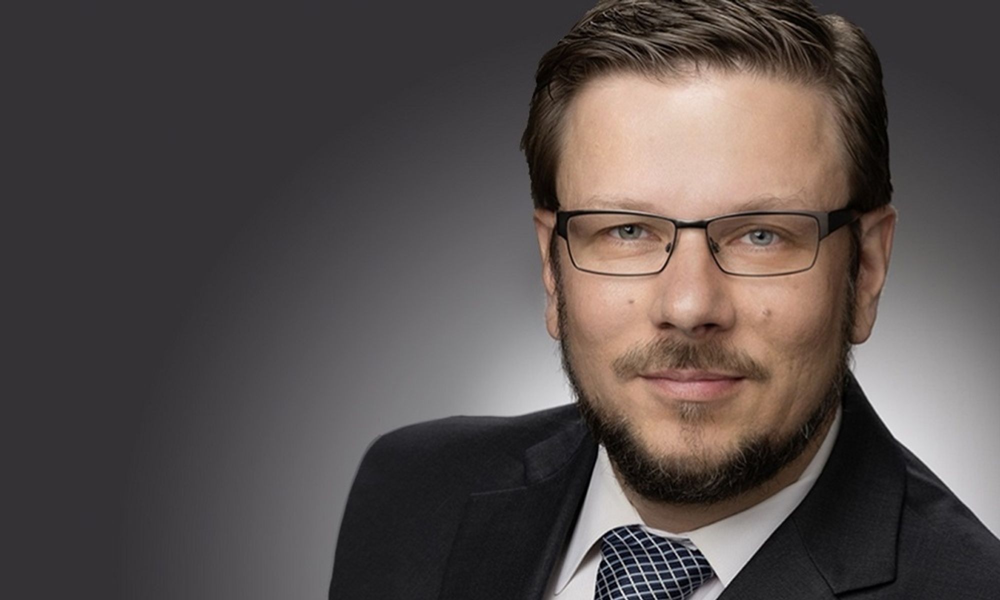 Dr. Falk Herrmann is CEO of Rohde & Schwarz Cybersecurity. Dr. Falk Herrmann is CEO of Rohde & Schwarz Cybersecurity.
