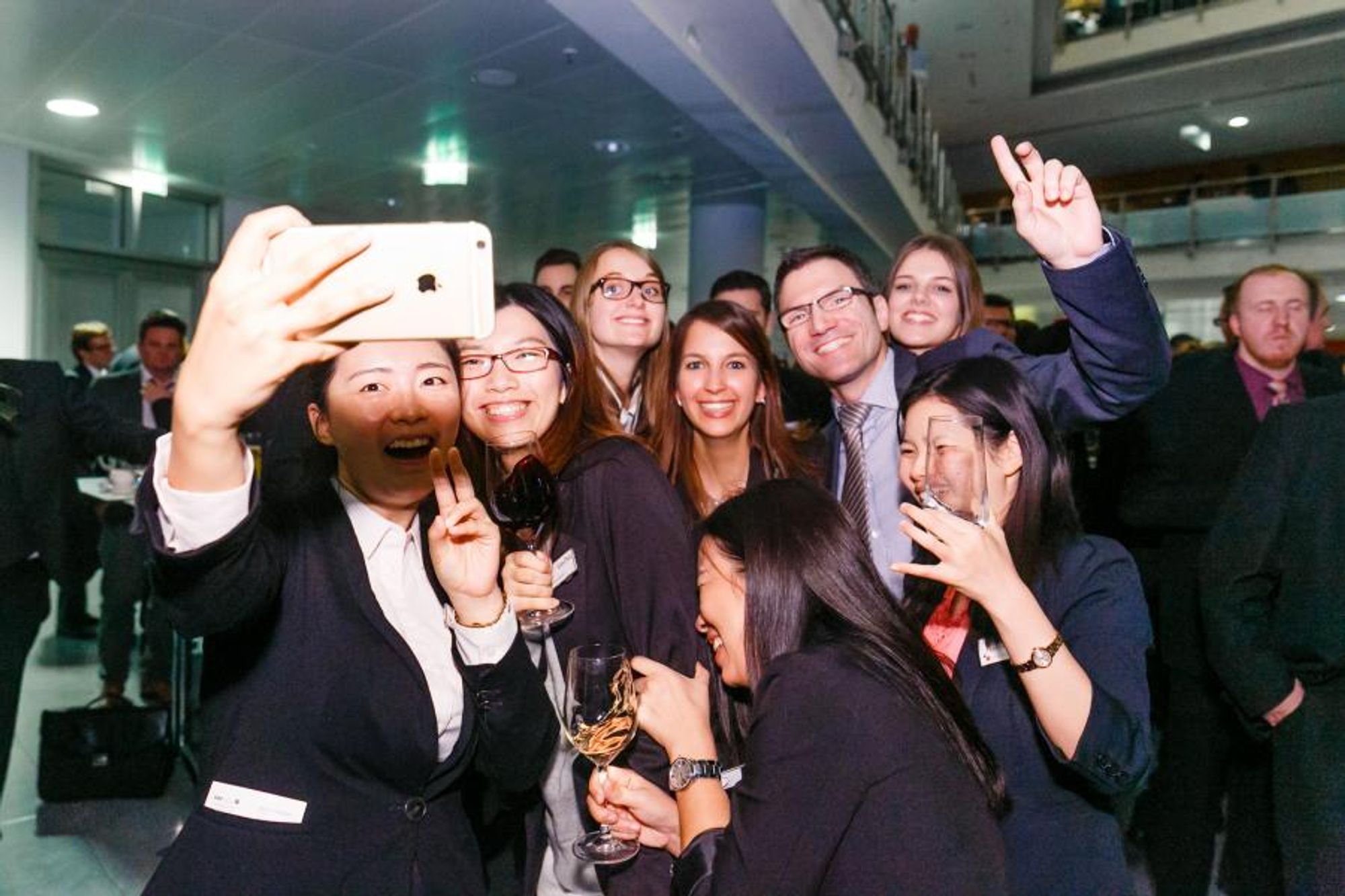 Selfie auf dem Ausstellerabend 2015jpg Selfie auf dem Ausstellerabend 2015jpg
