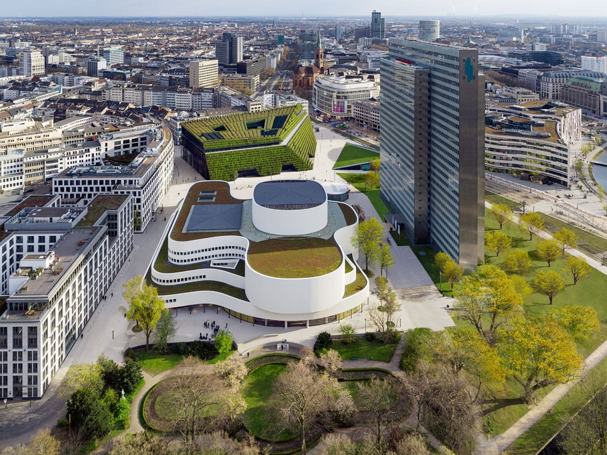 Kö-Bogen II mit dem Düsseldorfer Schauspielhaus Kö-Bogen II mit dem Düsseldorfer Schauspielhaus