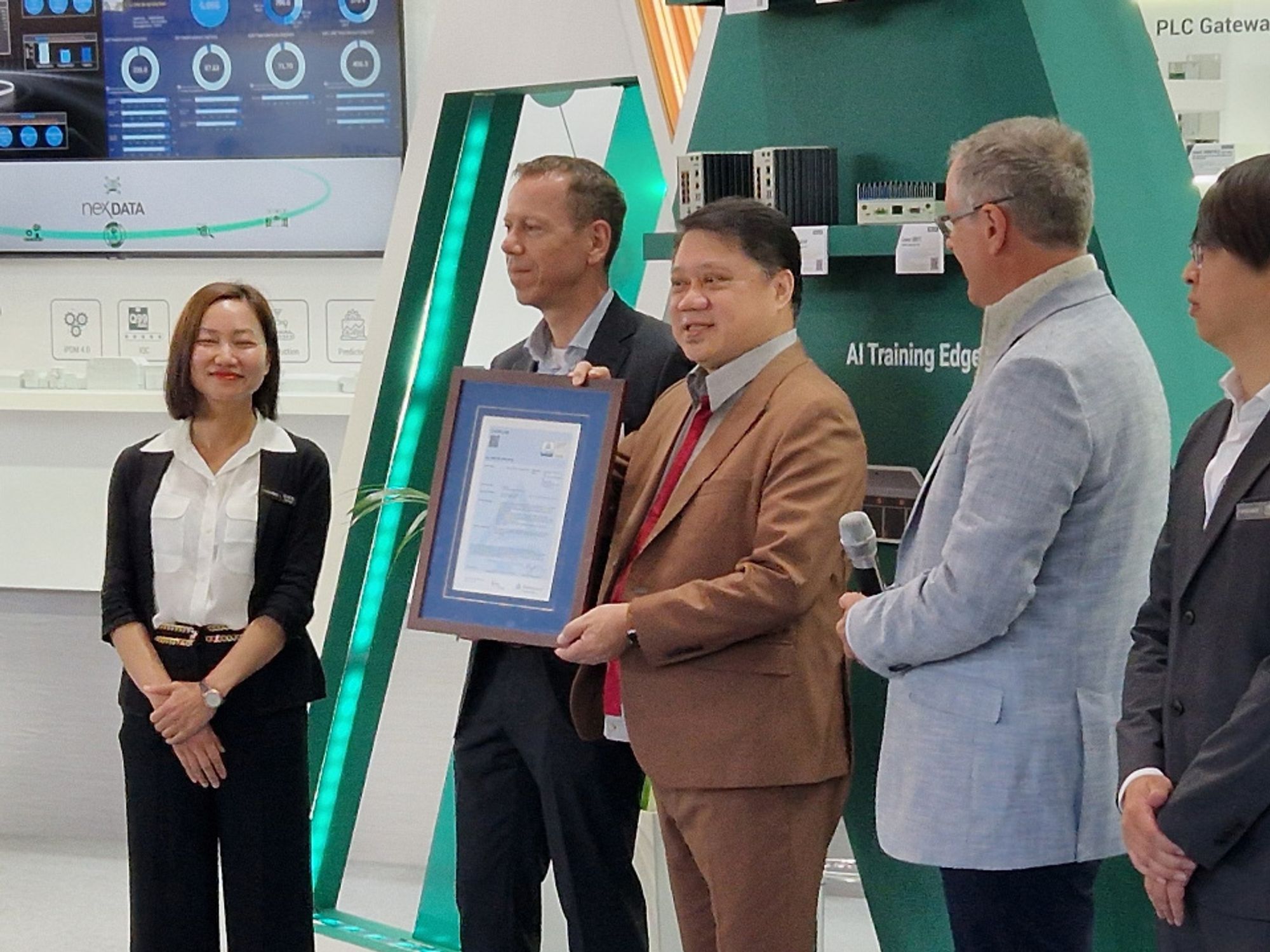Nexcobot handover certificate
