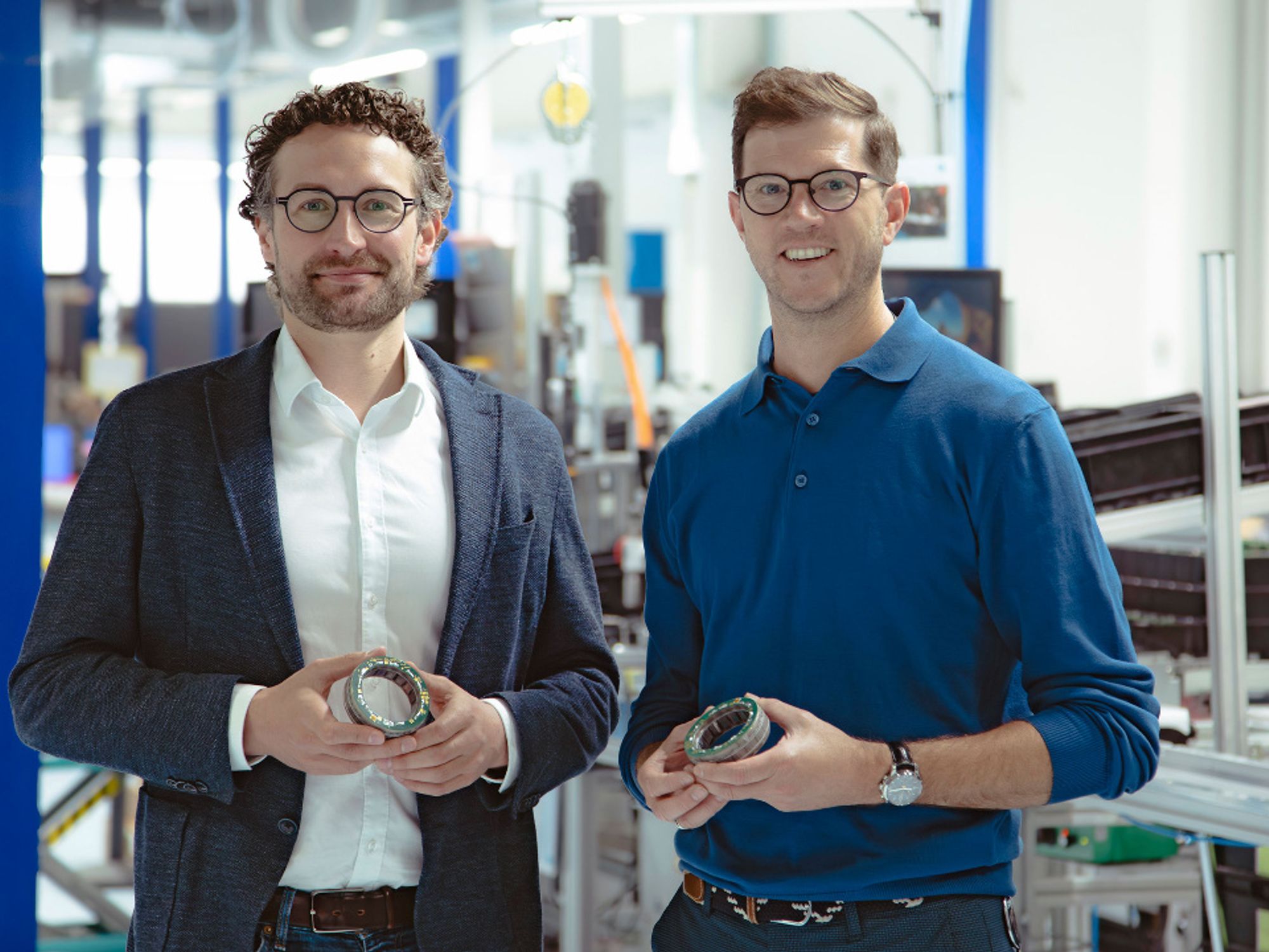 TQ-RoboDrive Sören Brüchmann als Leiter RoboDrive; rechts: Robert Vogel als Sales & Business Development Manager. TQ-RoboDrive Sören Brüchmann als Leiter RoboDrive; rechts: Robert Vogel als Sales & Business Development Manager.