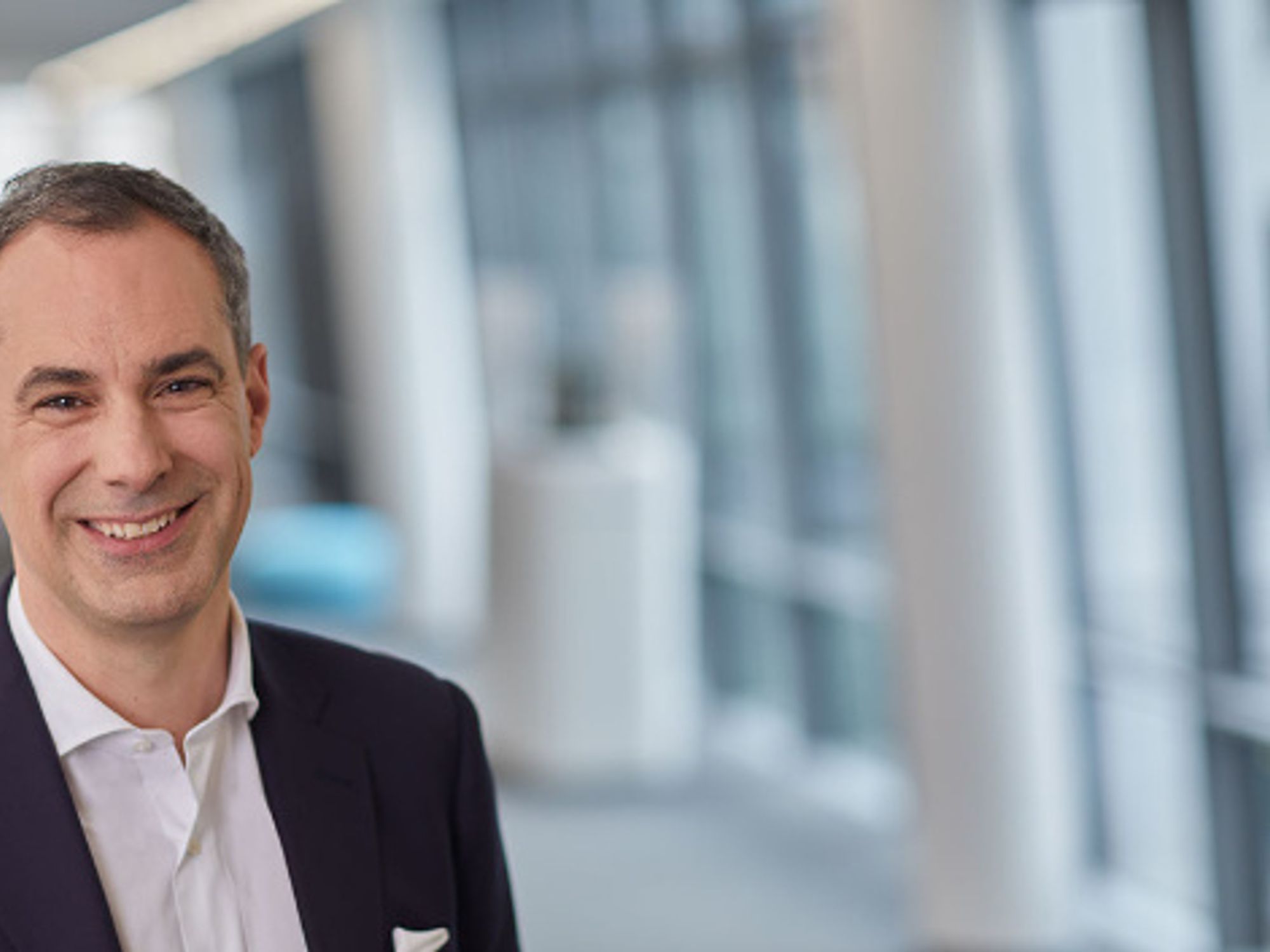 Siemens, Cedrik Neike
