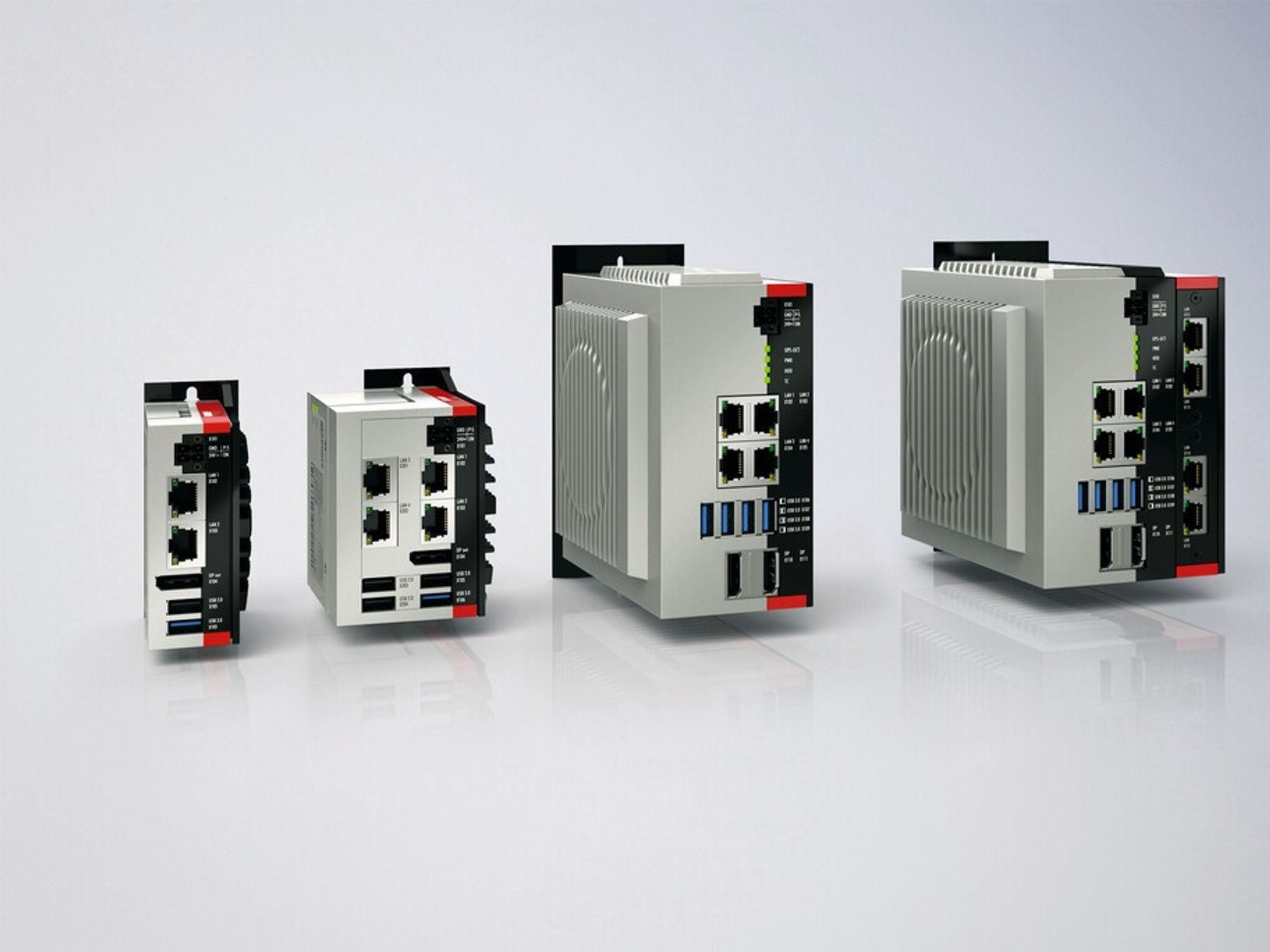 2017: Mit dem Ultra-Kompakt-Industrie-PC startet eine komplette IPC-Reihe im völlig neuen Formfaktor.