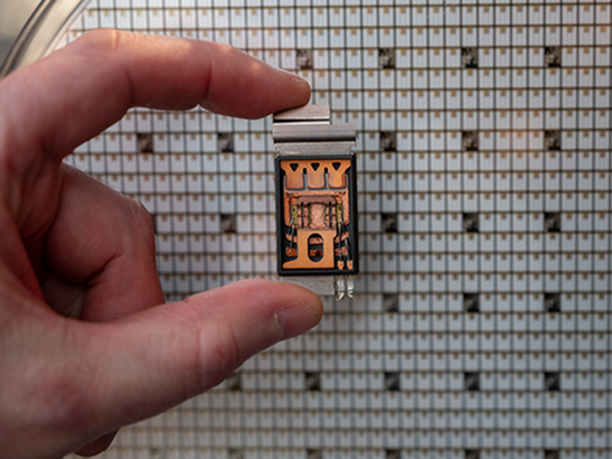 A power module of an energy converter in front of a so-called SIC wafer.
