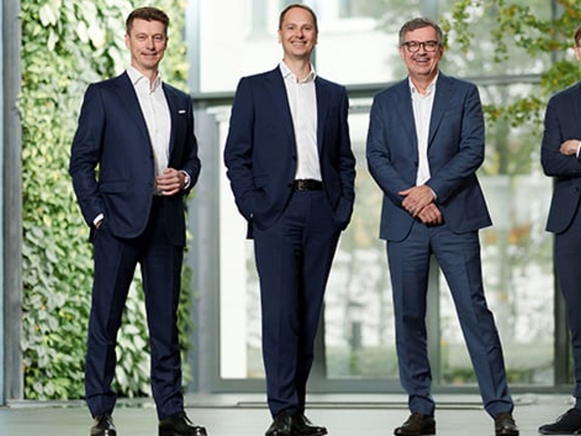 Lapp_Board_Lapp_Holding