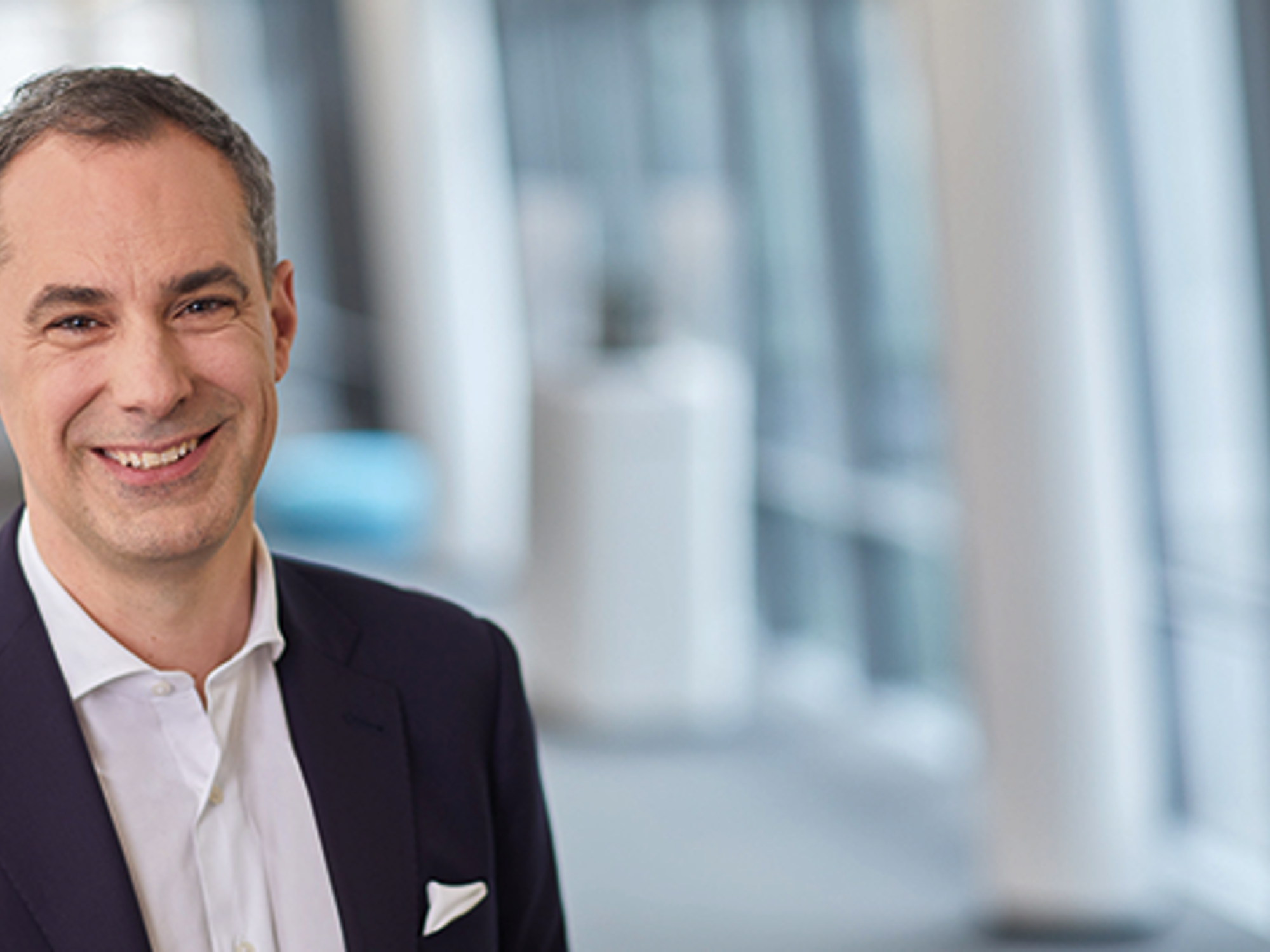 Cedric Neike, Member of the Managing Board of Siemens AG and CEO Digital Industries: "With Industrial Operations X, we are bringing the development of OT to the speed of software." Cedric Neike, Member of the Managing Board of Siemens AG and CEO Digital Industries: "With Industrial Operations X, we are bringing the development of OT to the speed of software."