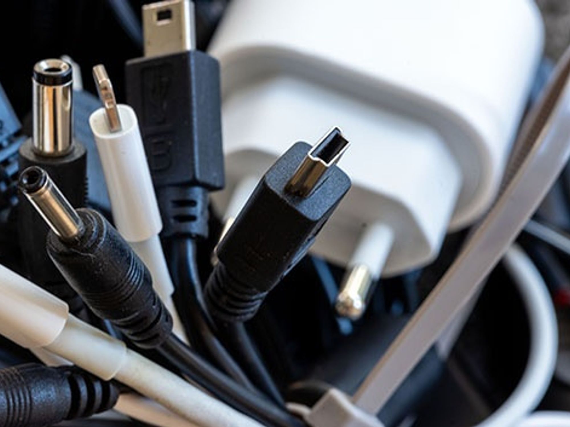 USB-C for all: European Parliament votes for standardized charging cable USB-C for all: European Parliament votes for standardized charging cable