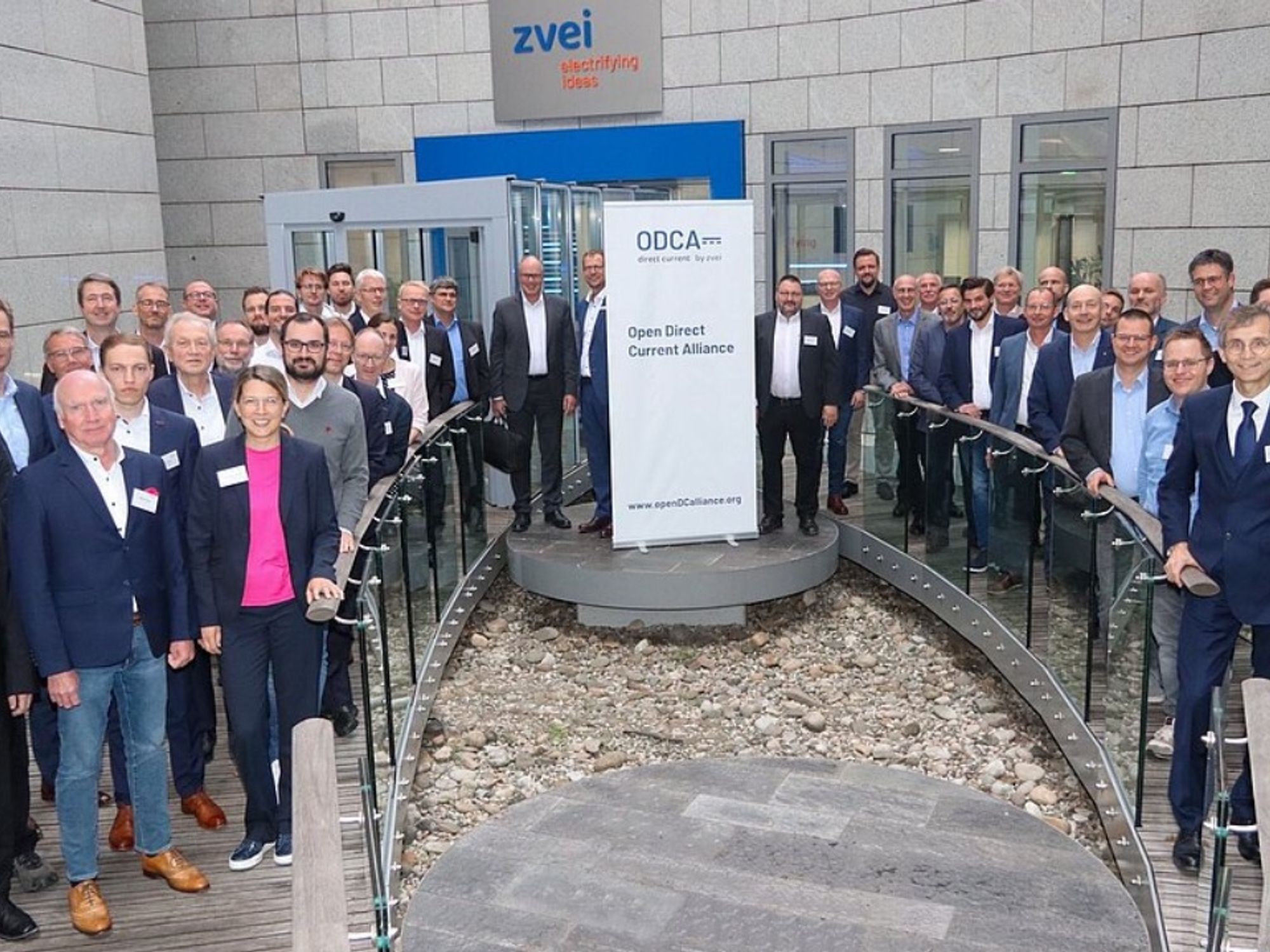 Gründungsmitglieder der Open Direct Current Alliance (ODCA) am 3. November 2022 im ZVEI.
