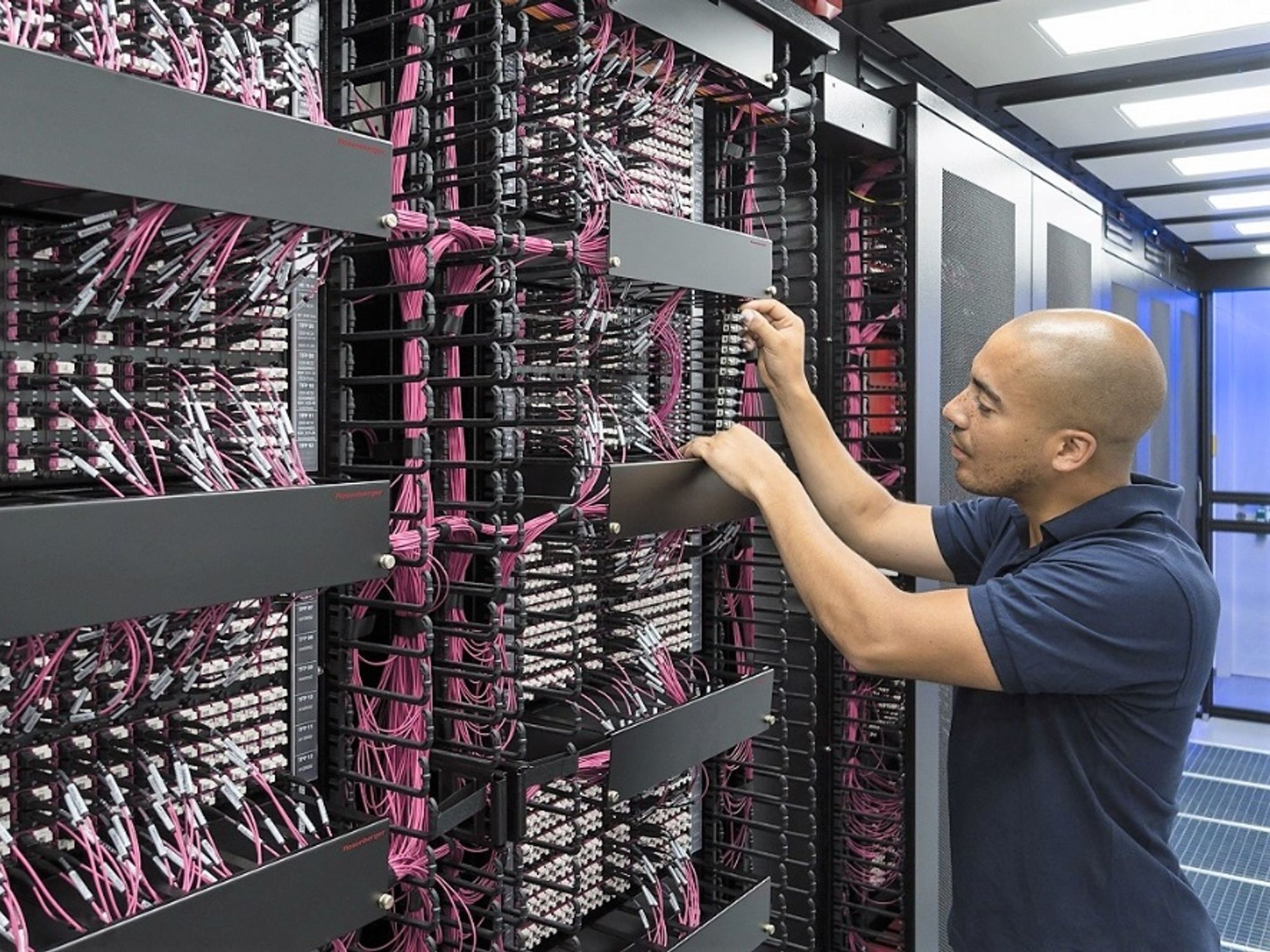 Data volume demands infrastructure Rosenberger OSI Data volume demands infrastructure Rosenberger OSI