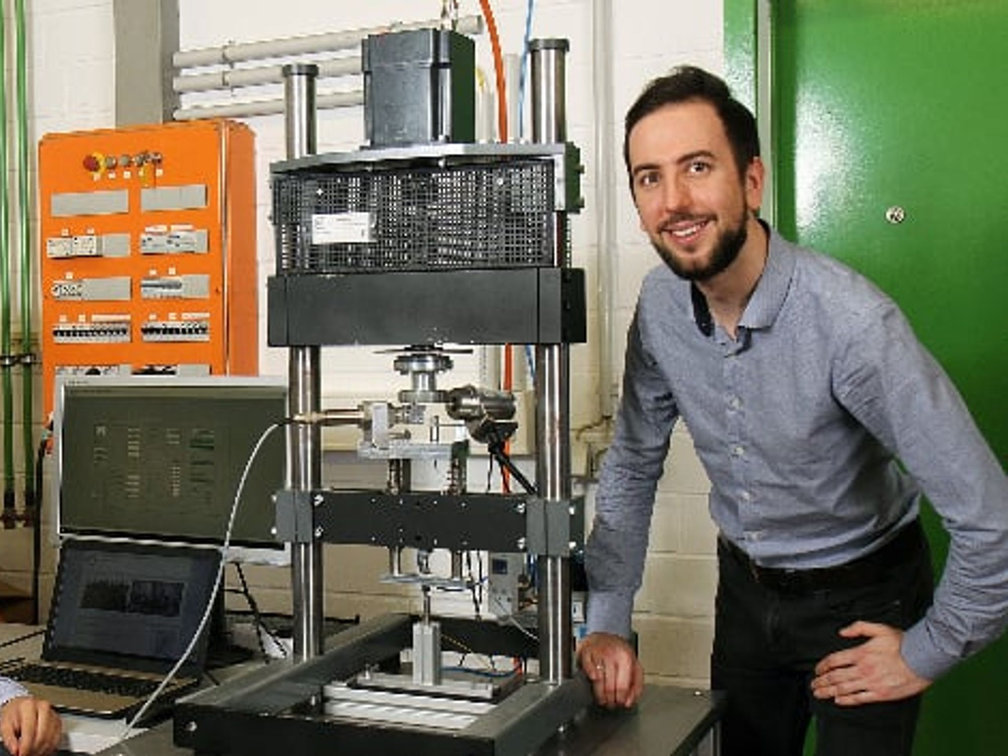 TU Kaiserslautern, testing machine