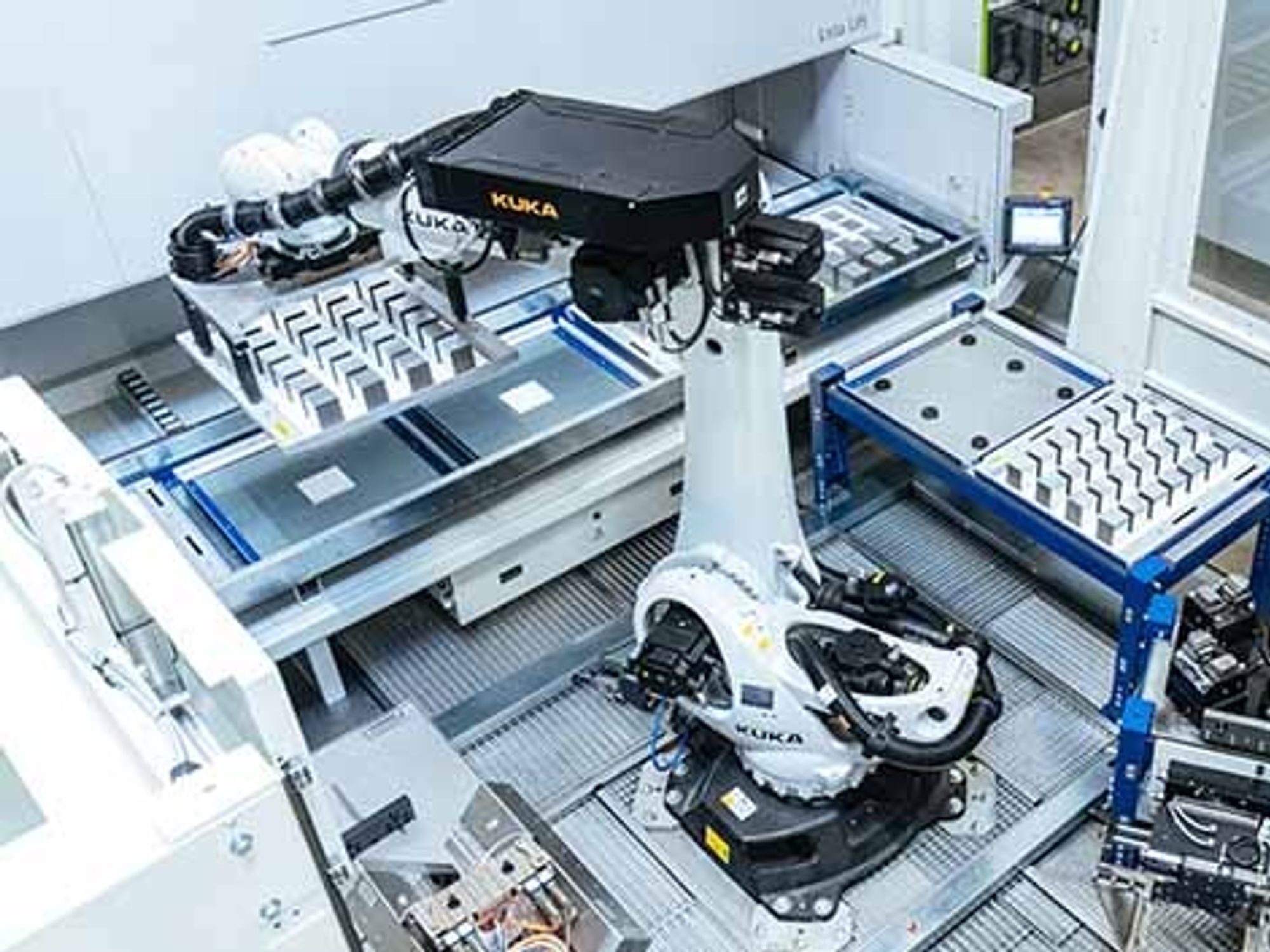 Special gripper for the production cell