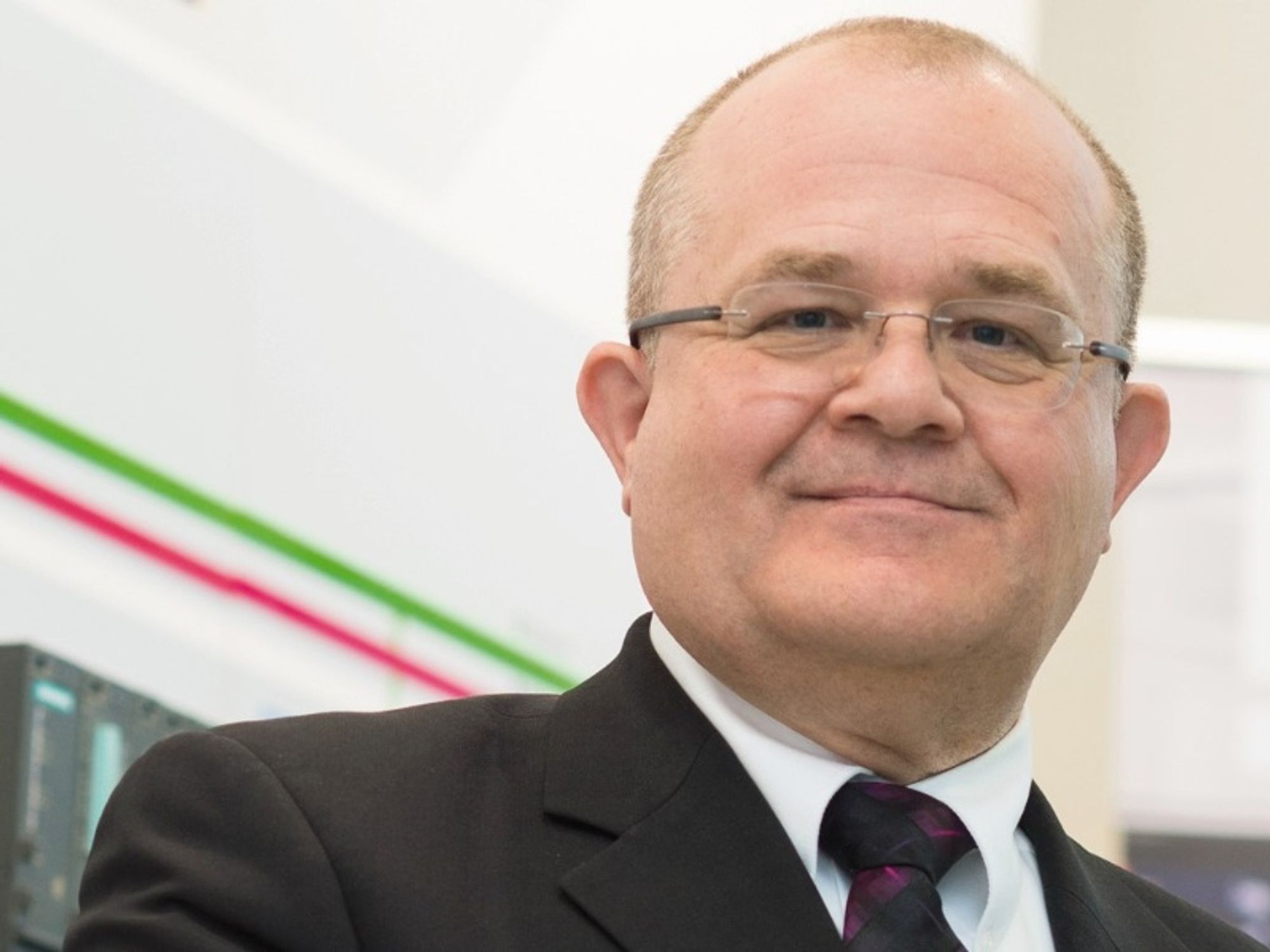 Ewald Kuk, Siemens: „5G erreicht genügend Band- breite, um neue Services wie Remote Maintenance zu ermöglichen.“