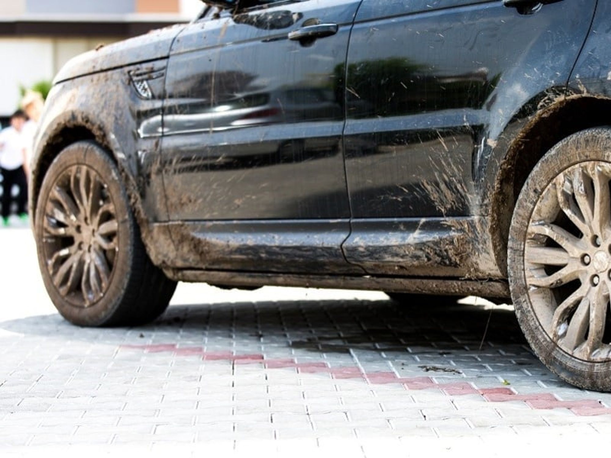 Fully automated car washes are the expertise of the Swiss company AWT. AWT relies on the cloud-based administration platform from Codesys for its control technology.