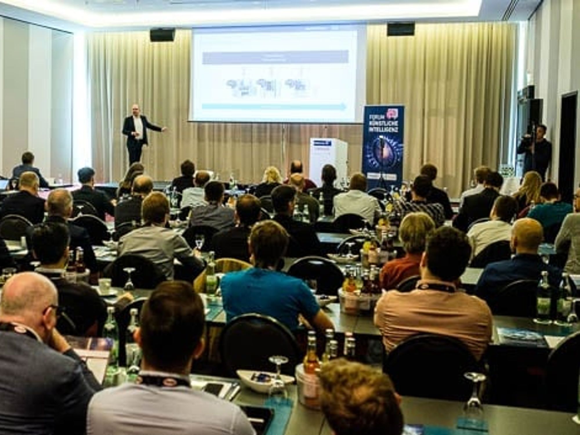 Künstliche Intelligenz am 14.05.2019 in Stuttgart Künstliche Intelligenz am 14.05.2019 in Stuttgart