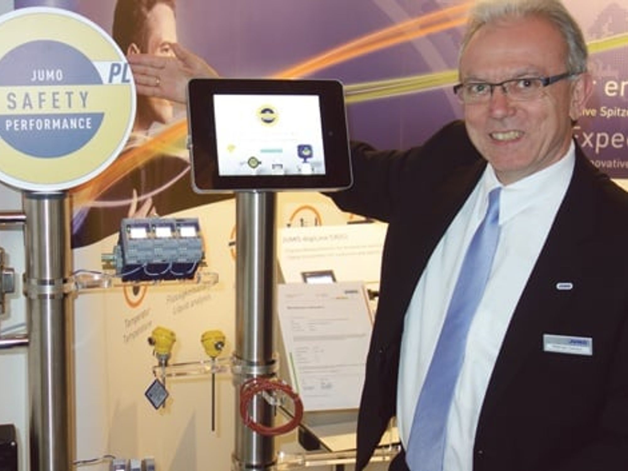 Matthias Garbsch mit der neuen Marke Jumo Safety Performance Matthias Garbsch mit der neuen Marke Jumo Safety Performance