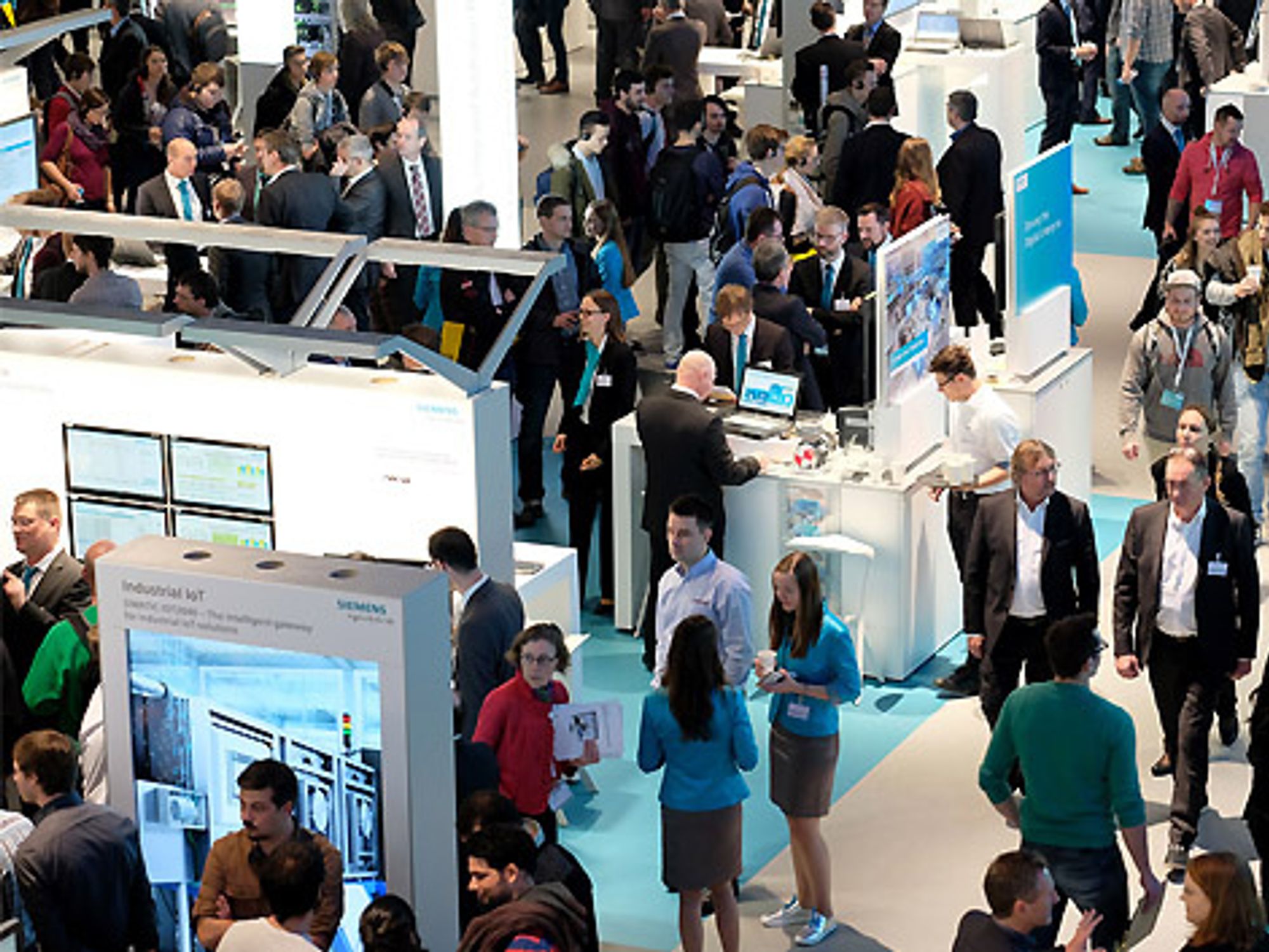Trade fair visitors at the SPS IPC Drives 2016