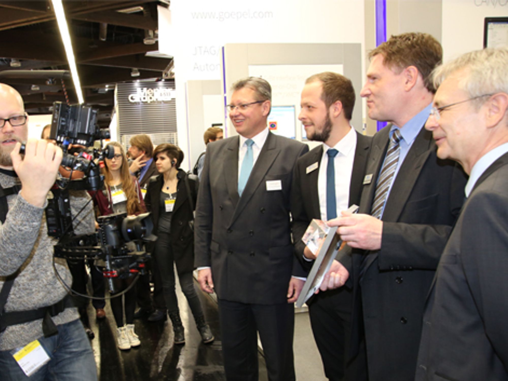 Medieninteresse bei der Verleihung des embedded Awards 2016 Medieninteresse bei der Verleihung des embedded Awards 2016