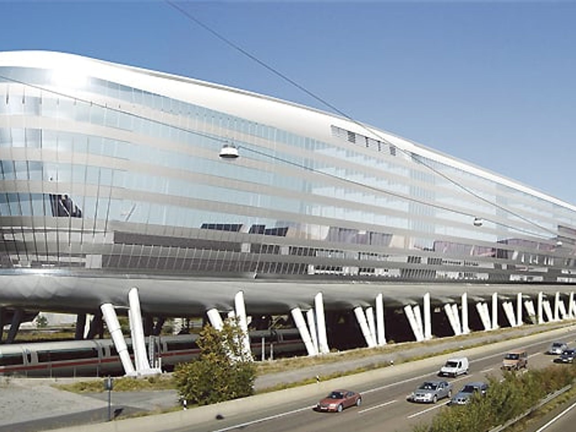 The Squaire, the horizontal high-rise building