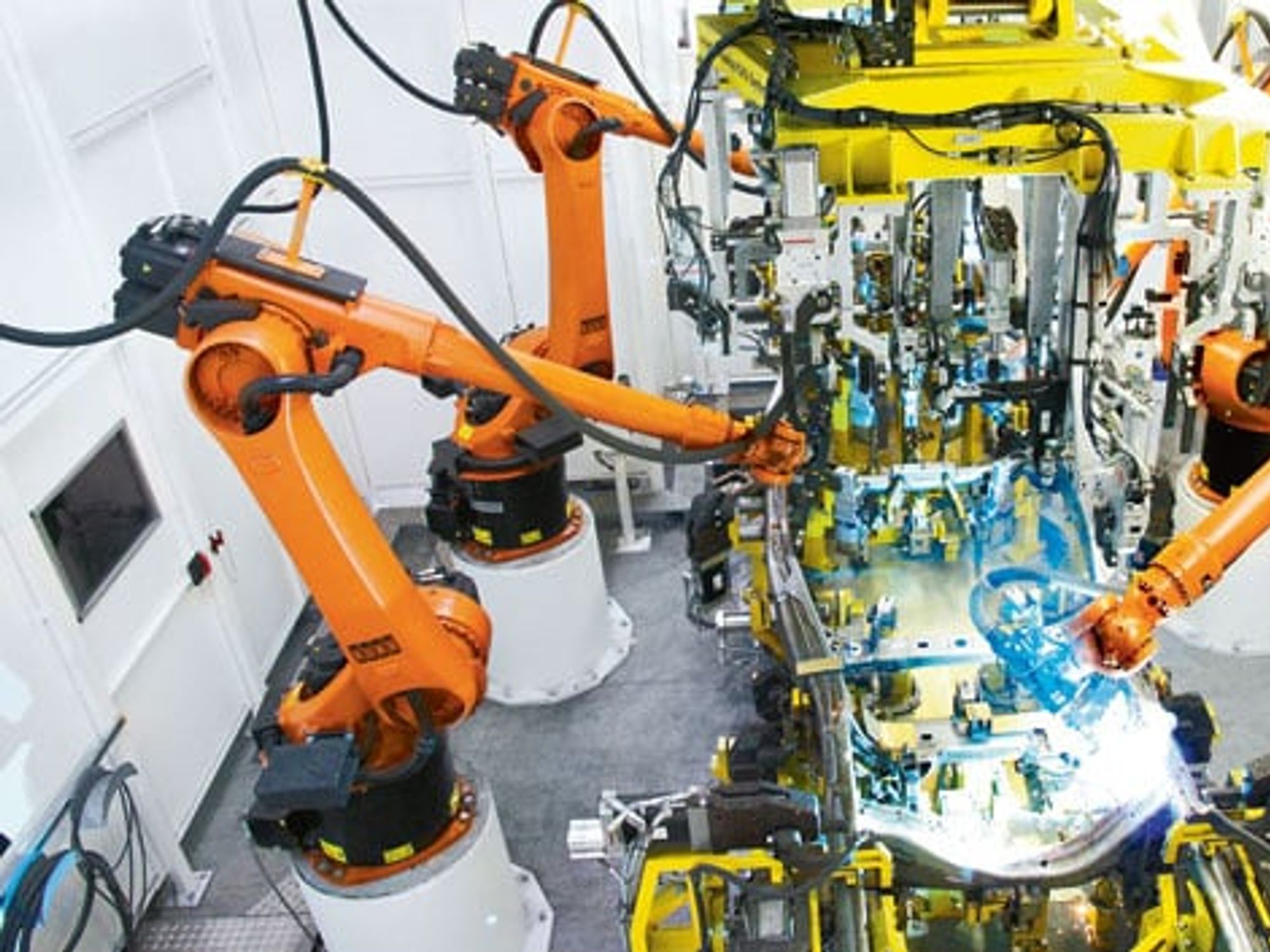 Real-time requirements are absolutely essential for controlling several production robots whose motion sequences must be coordinated with each other.