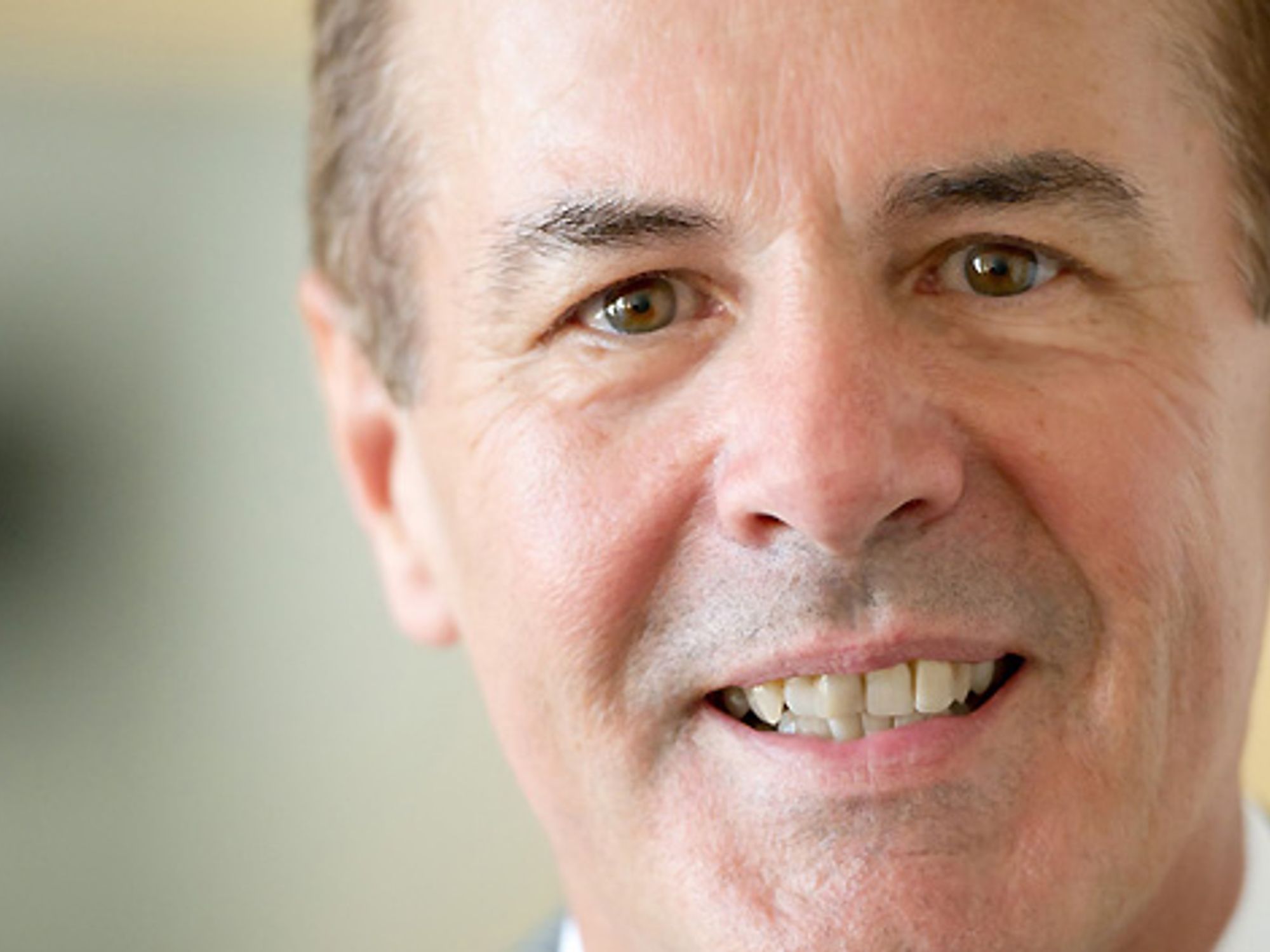 Hans Georg Kumpfmüller ist neuer Vorsitzender des ZVEI Fachbereiches Messtechnik und Prozessautomation Hans Georg Kumpfmüller ist neuer Vorsitzender des ZVEI Fachbereiches Messtechnik und Prozessautomation